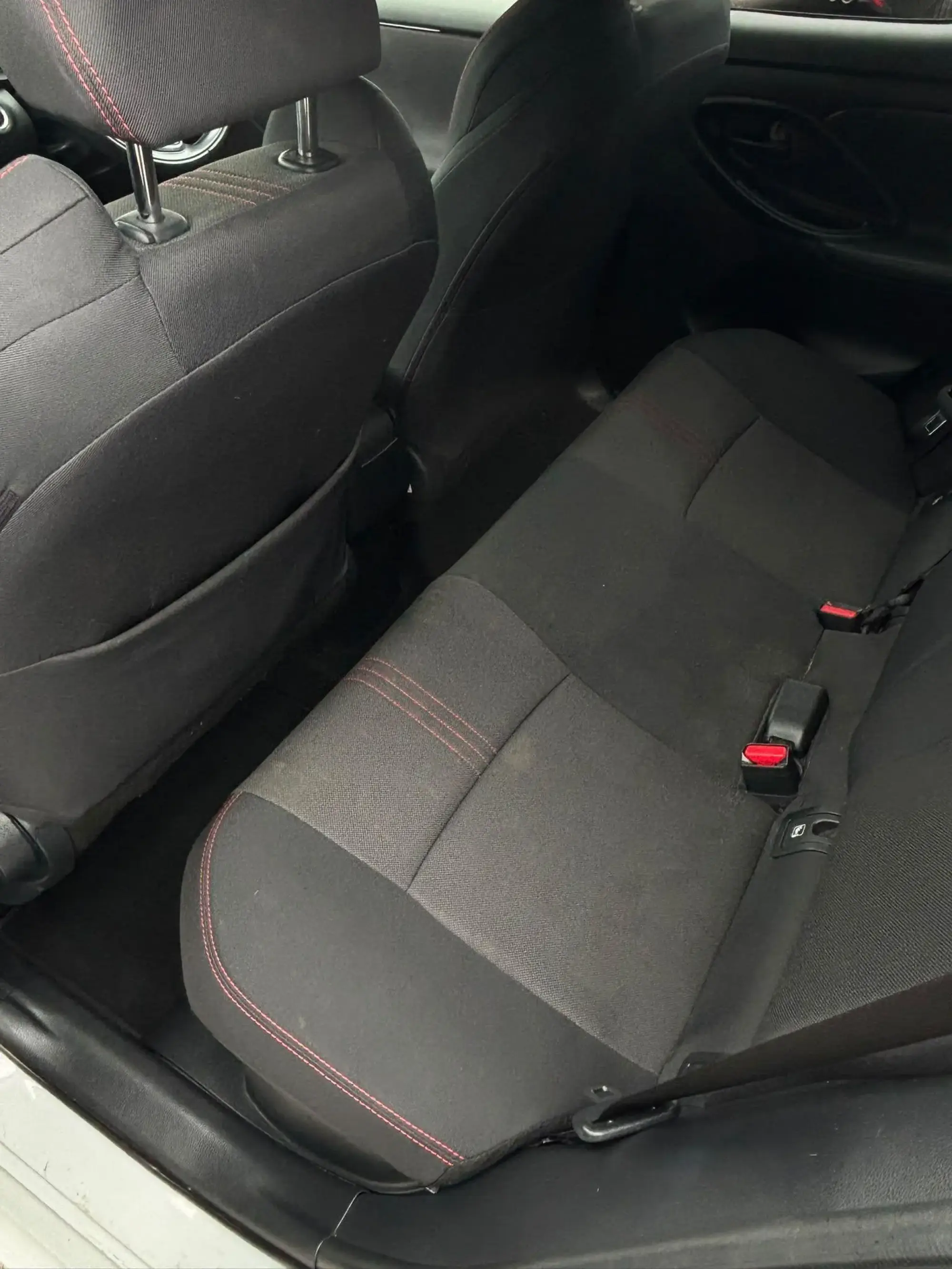 Toyota Yaris Hybrid Image 14