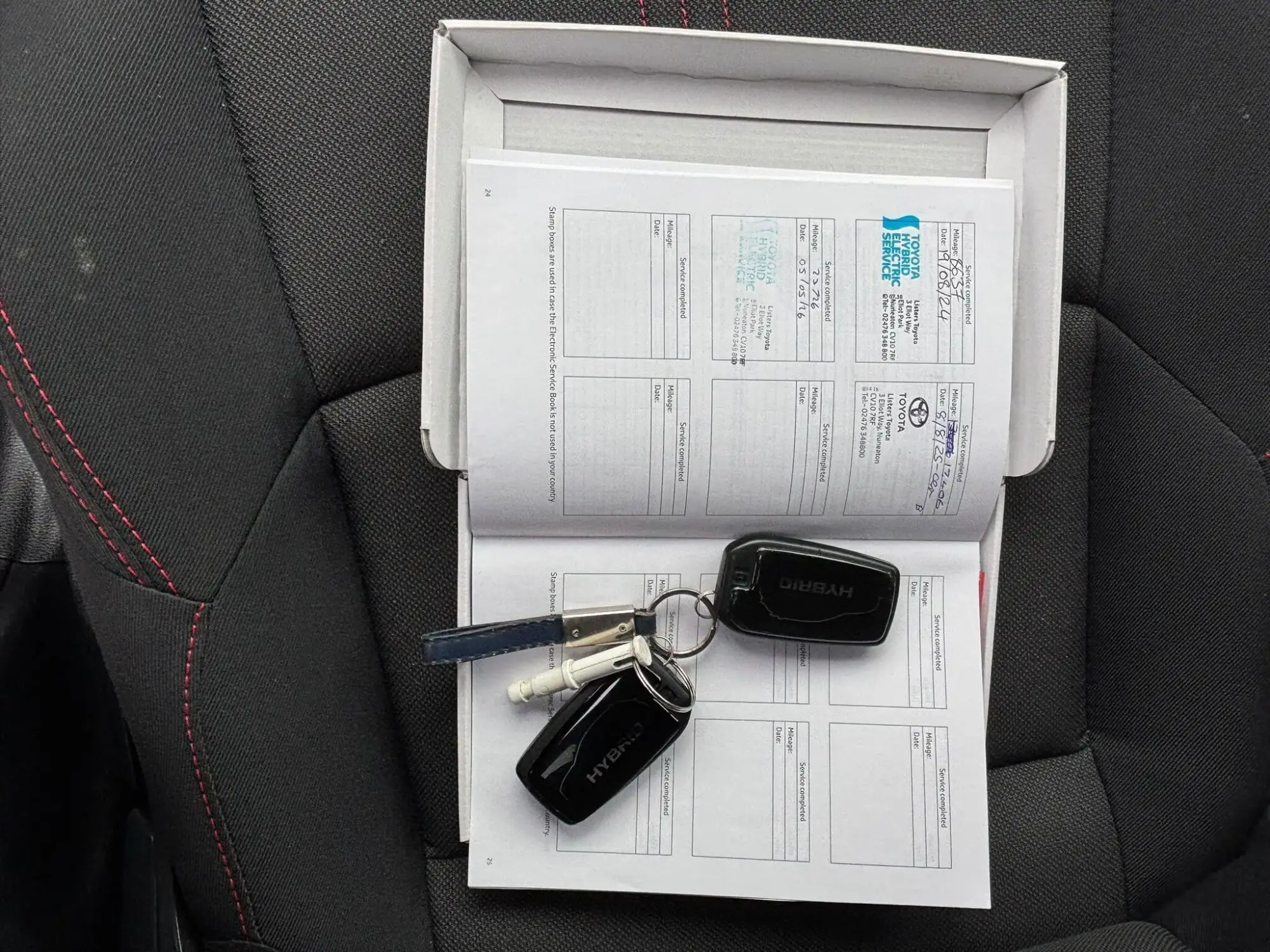 Toyota Yaris Hybrid Image 19