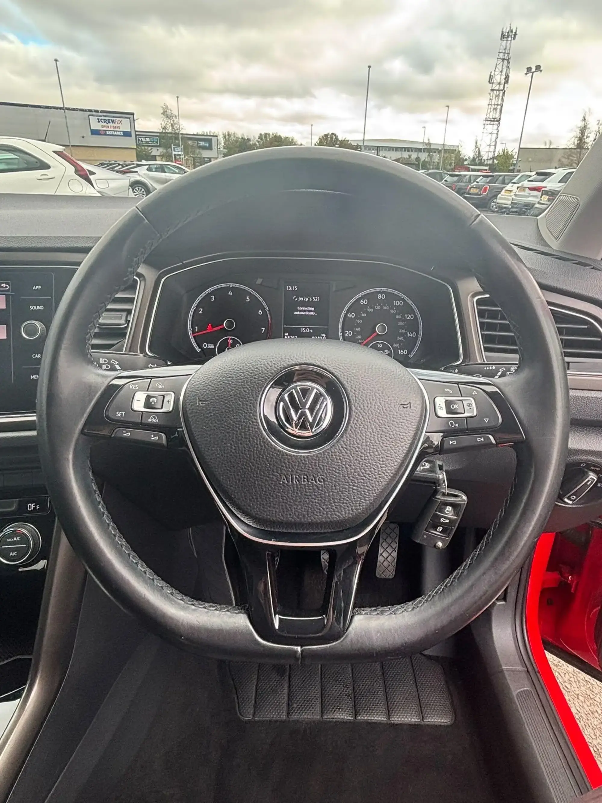 Volkswagen T-Roc Image 17