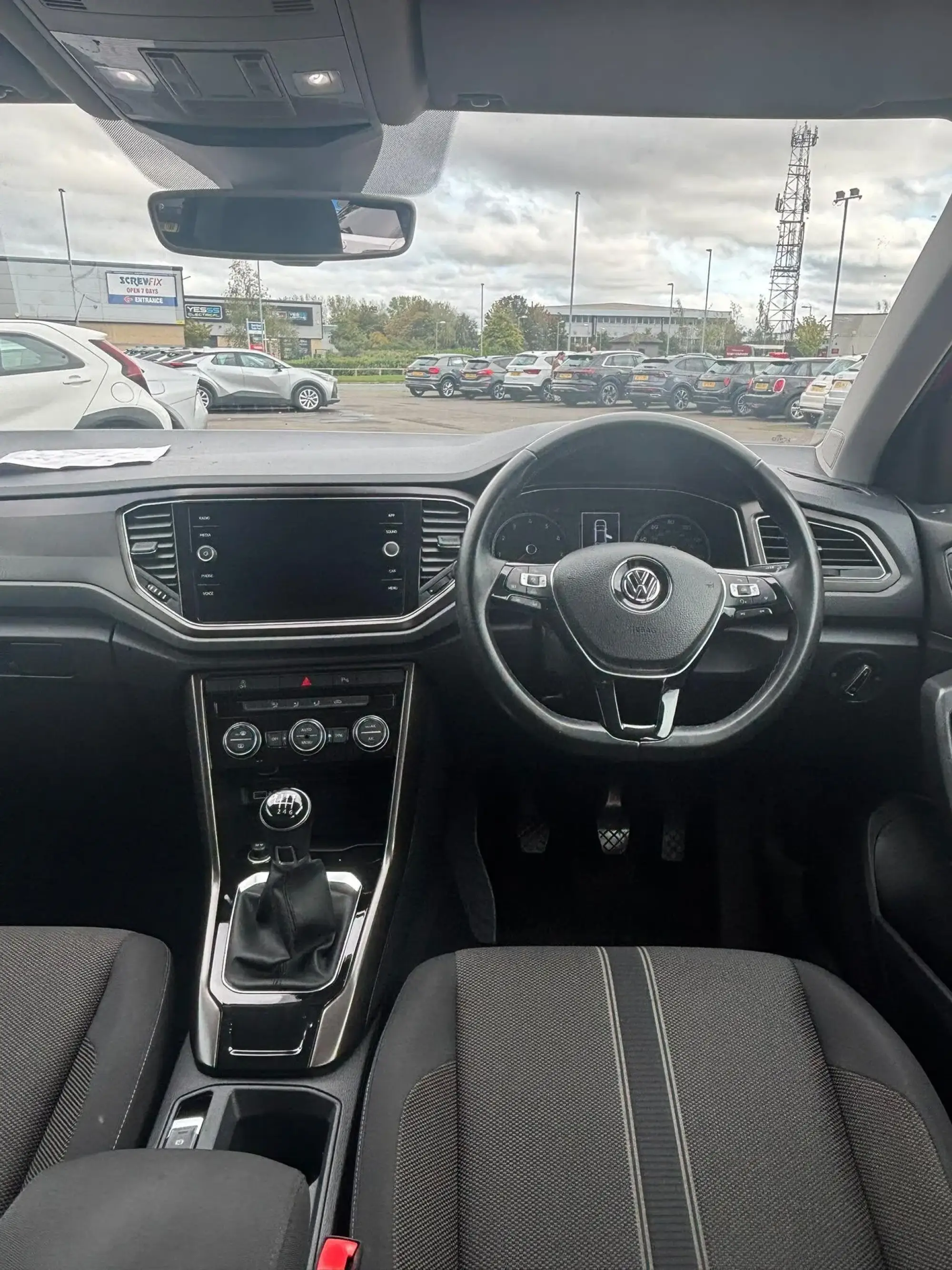 Volkswagen T-Roc Image 19