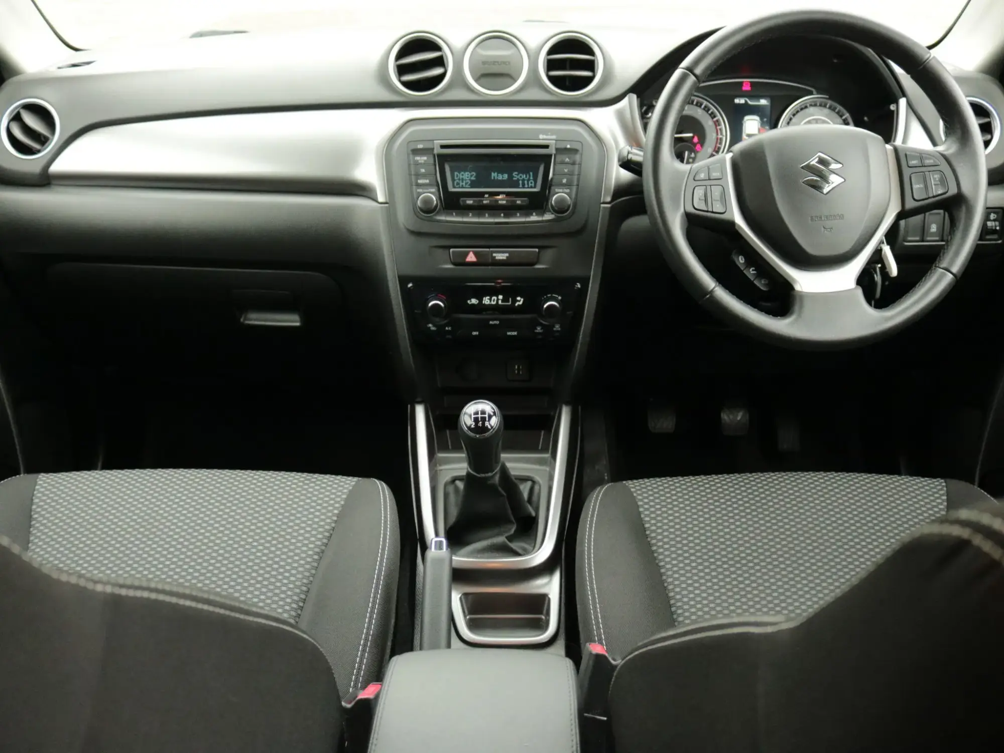 Suzuki Vitara Image 10