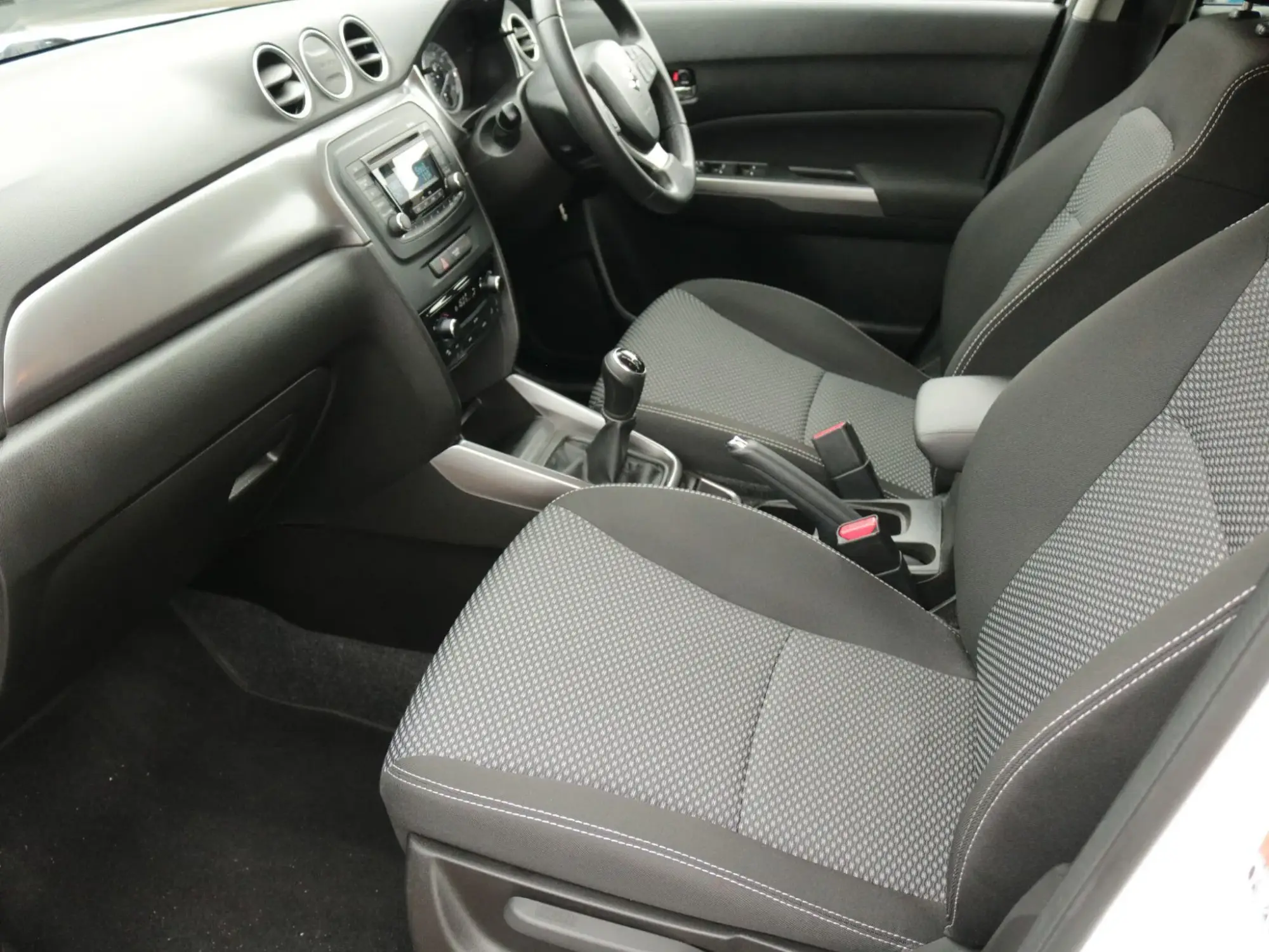 Suzuki Vitara Image 11