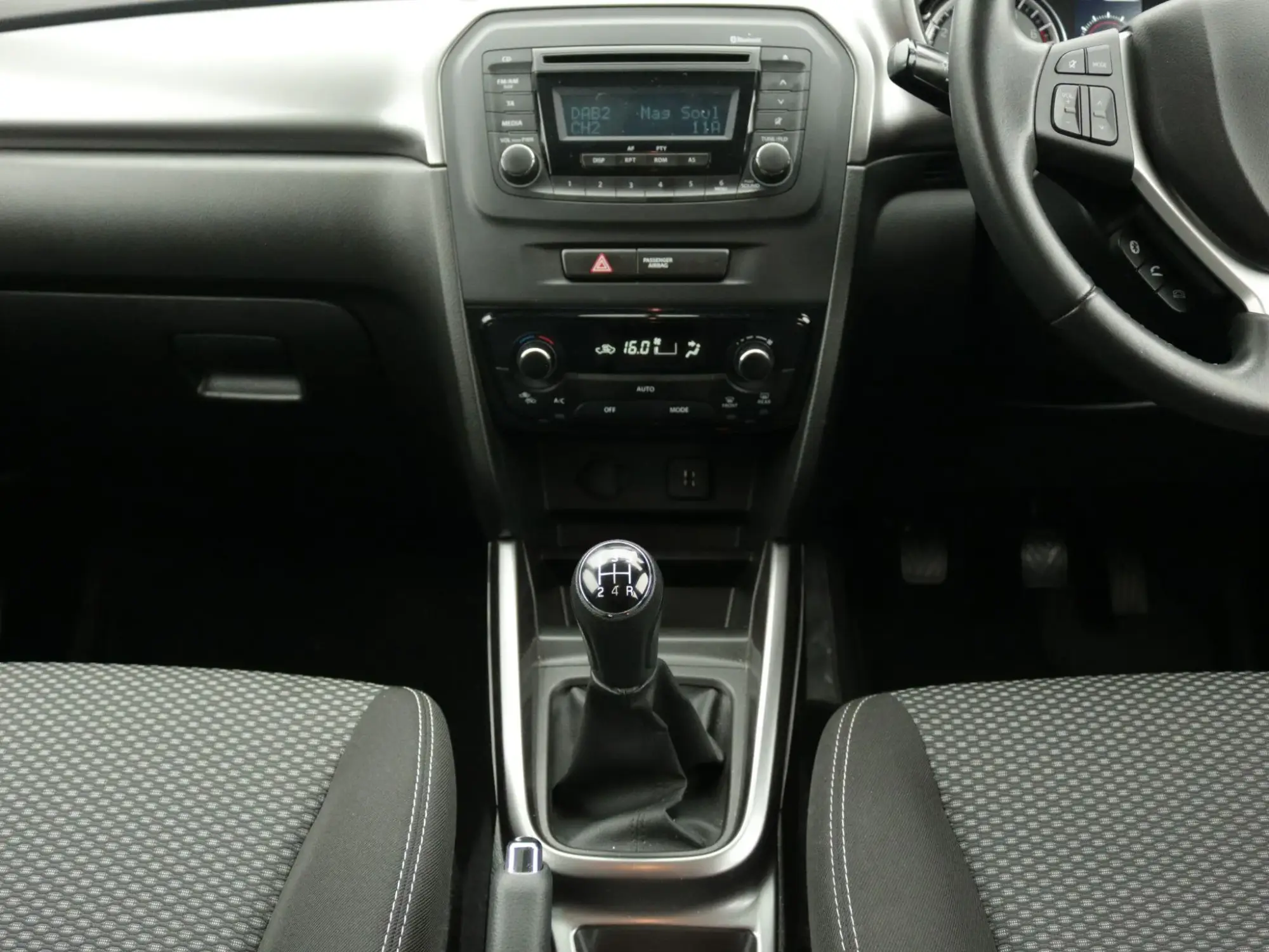 Suzuki Vitara Image 18