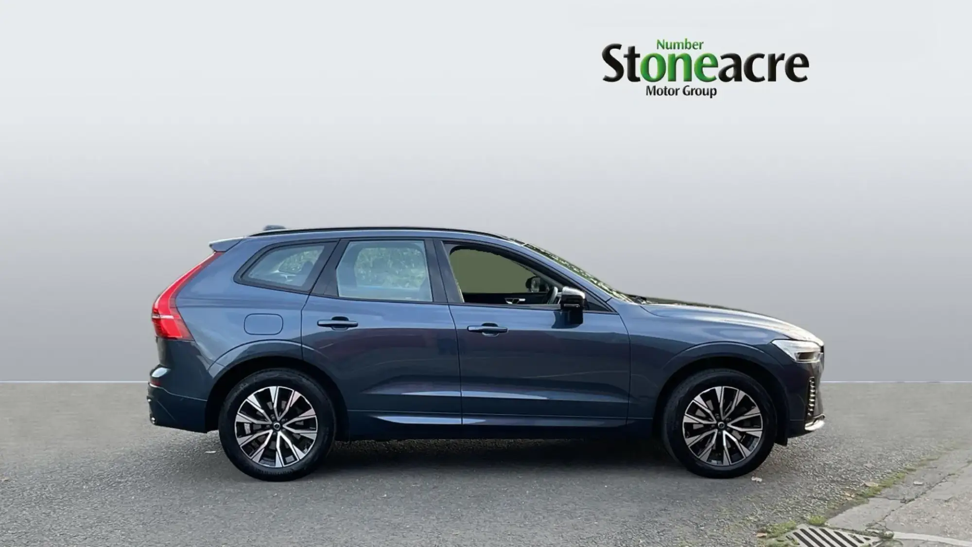 Volvo XC60 Plus (Dark) B4 AWD mild hybrid (Diesel) NK72UCN Image 3