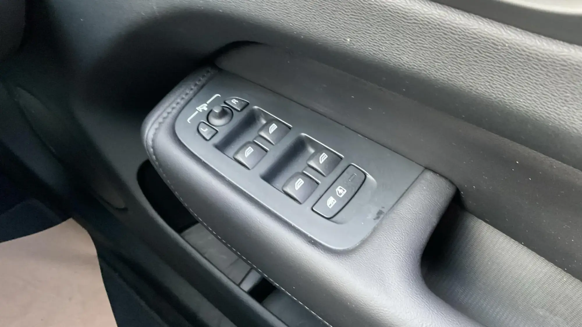Volvo XC60 Image 24