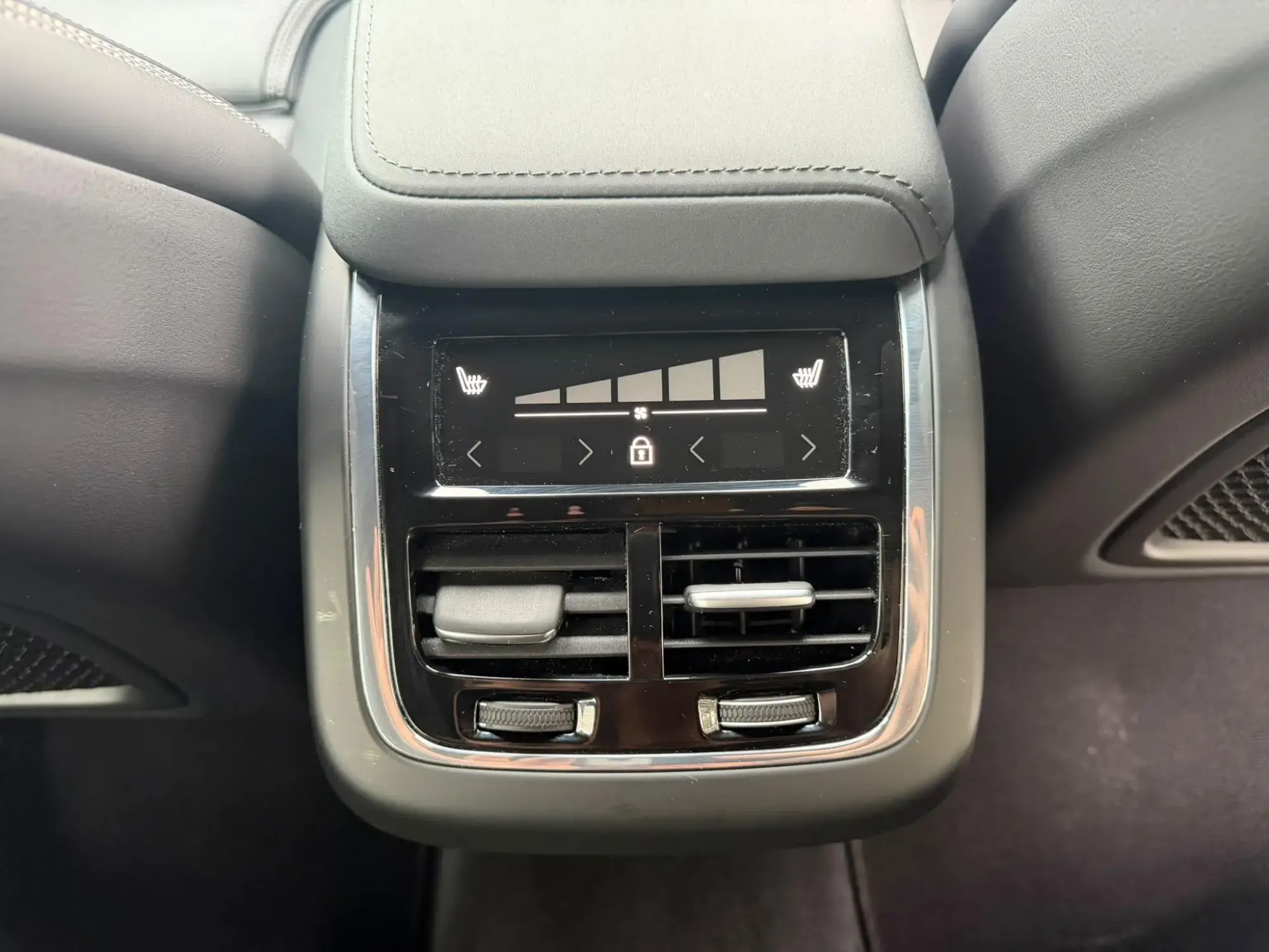 Volvo XC60 Image 24 Volvo XC60 Image 24