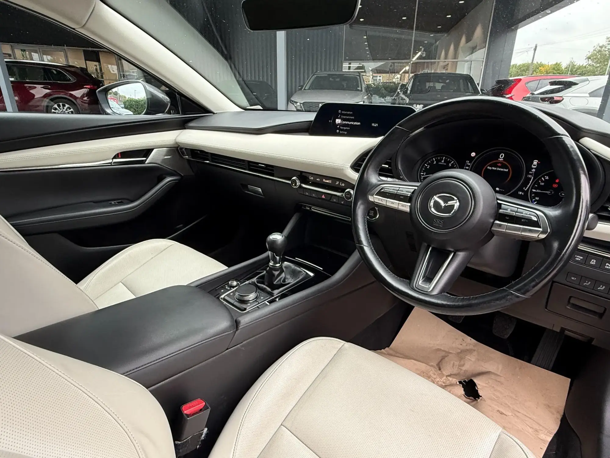 Mazda3 Saloon Image 17 Mazda3 Saloon Image 17
