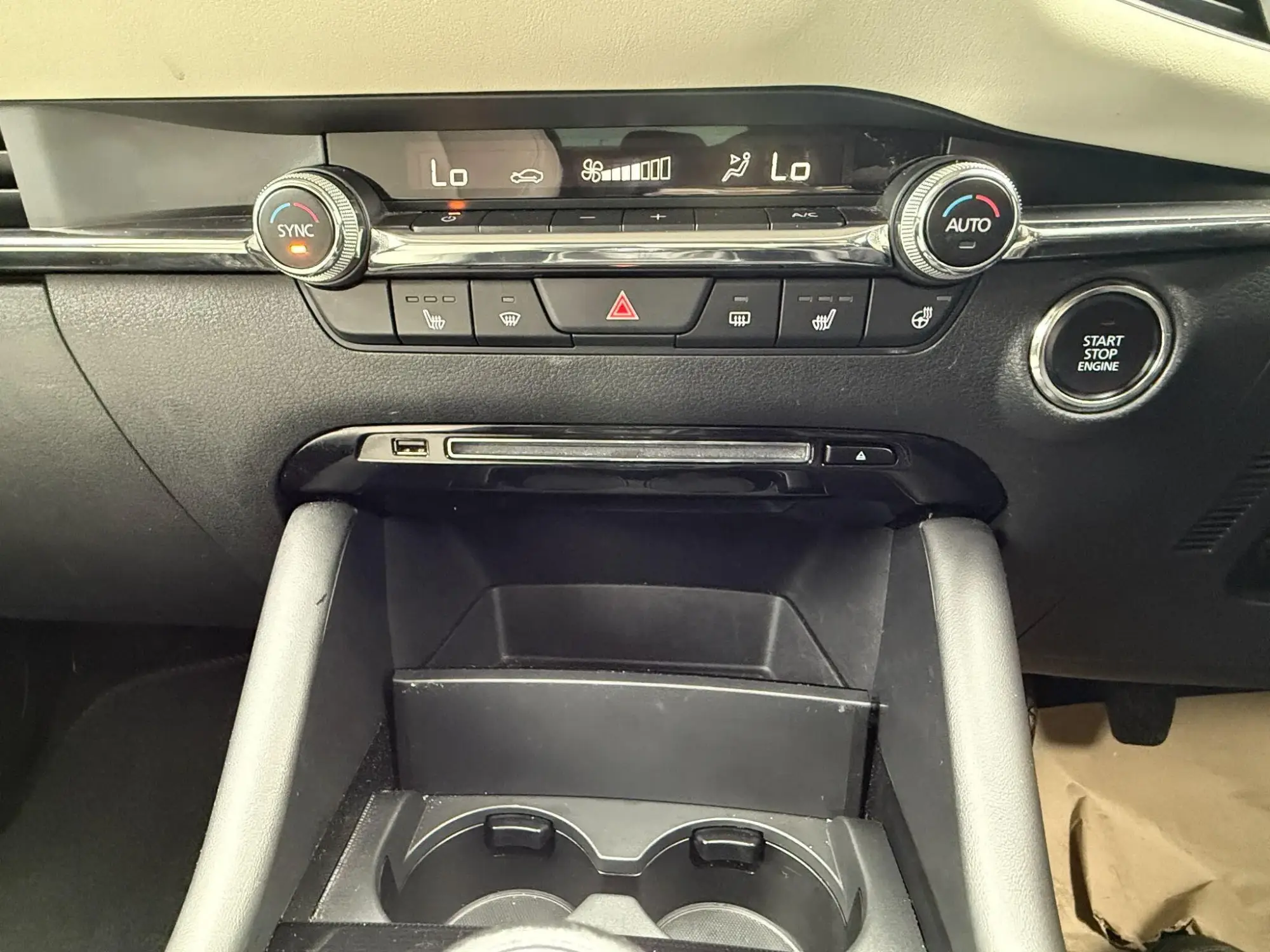 Mazda3 Saloon Image 27 Mazda3 Saloon Image 27