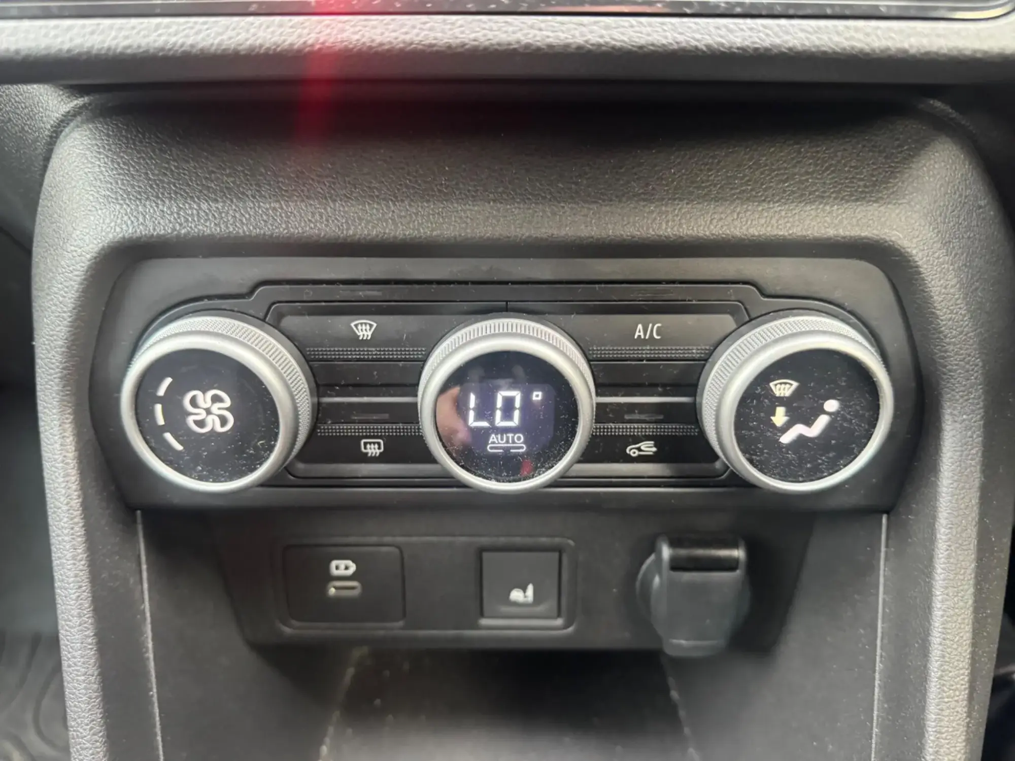 Dacia Jogger Hybrid Image 16