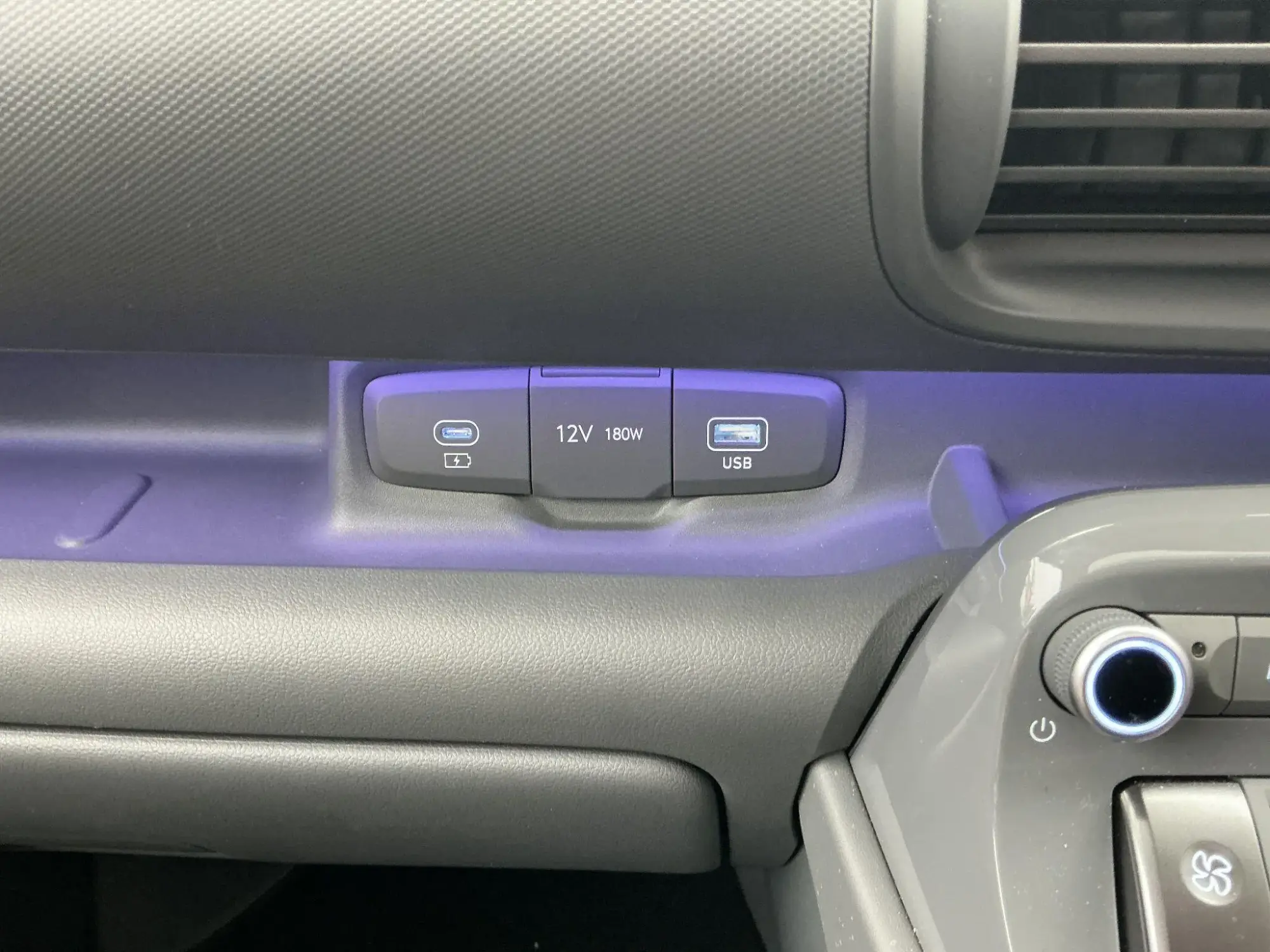 Hyundai INSTER Image 15