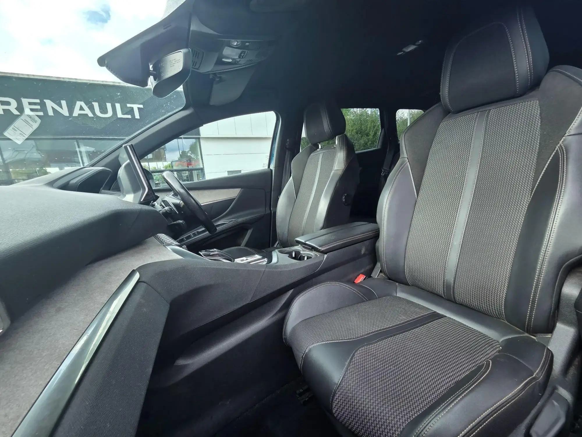 Peugeot 5008 Image 18