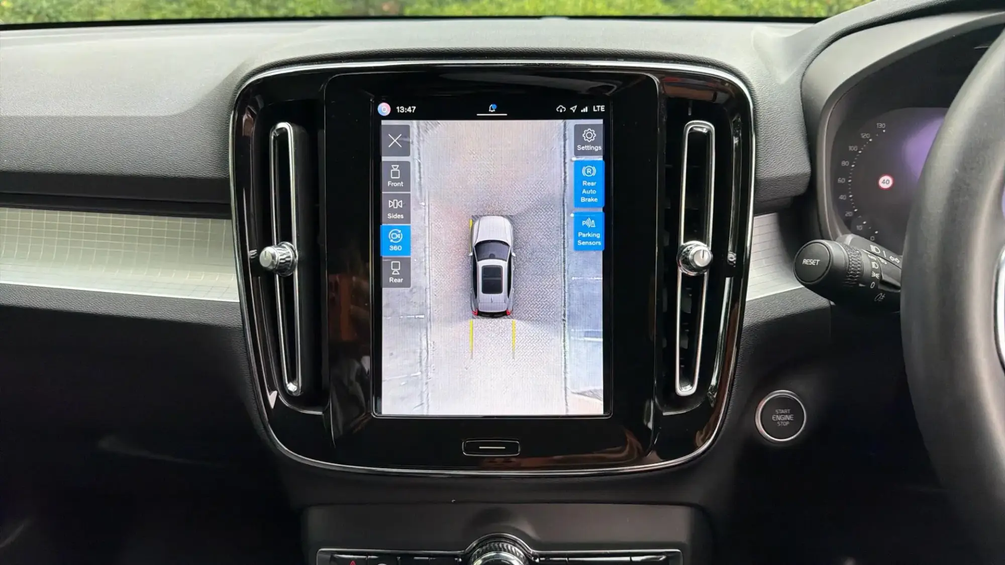 Volvo XC40 Image 17