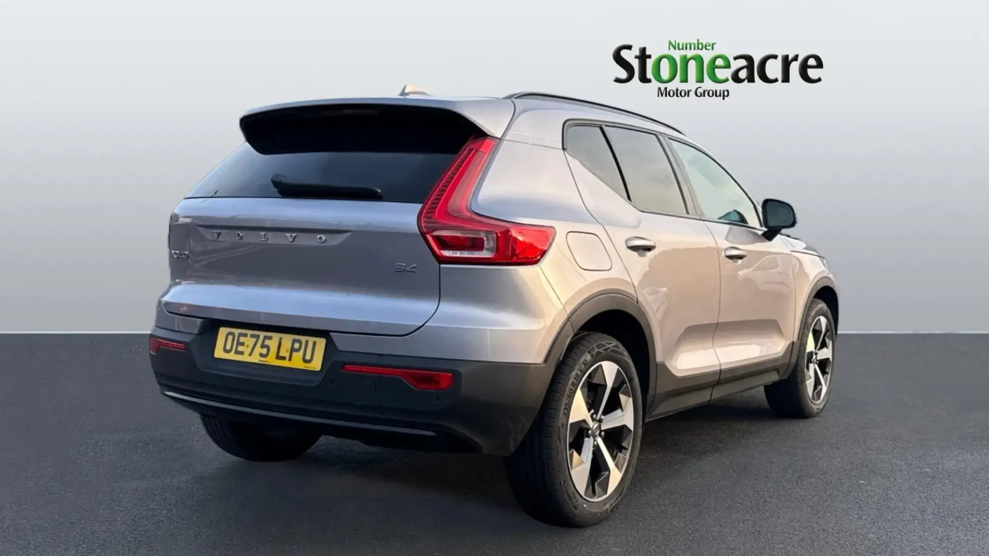 Volvo XC40 2.0 B4P Plus Dark 5dr Auto OE75LPU Image 2 Volvo XC40 2.0 B4P Plus Dark 5dr Auto OE75LPU Image 2