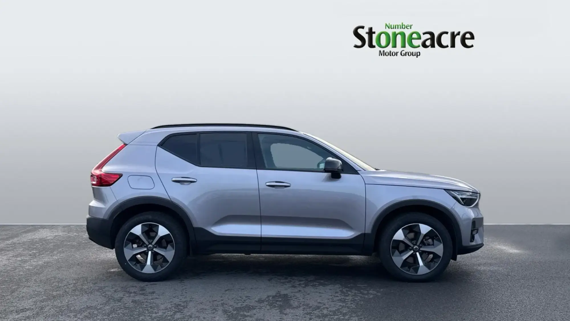 Volvo XC40 2.0 B4P Plus Dark 5dr Auto OE75LPU Image 3 Volvo XC40 2.0 B4P Plus Dark 5dr Auto OE75LPU Image 3