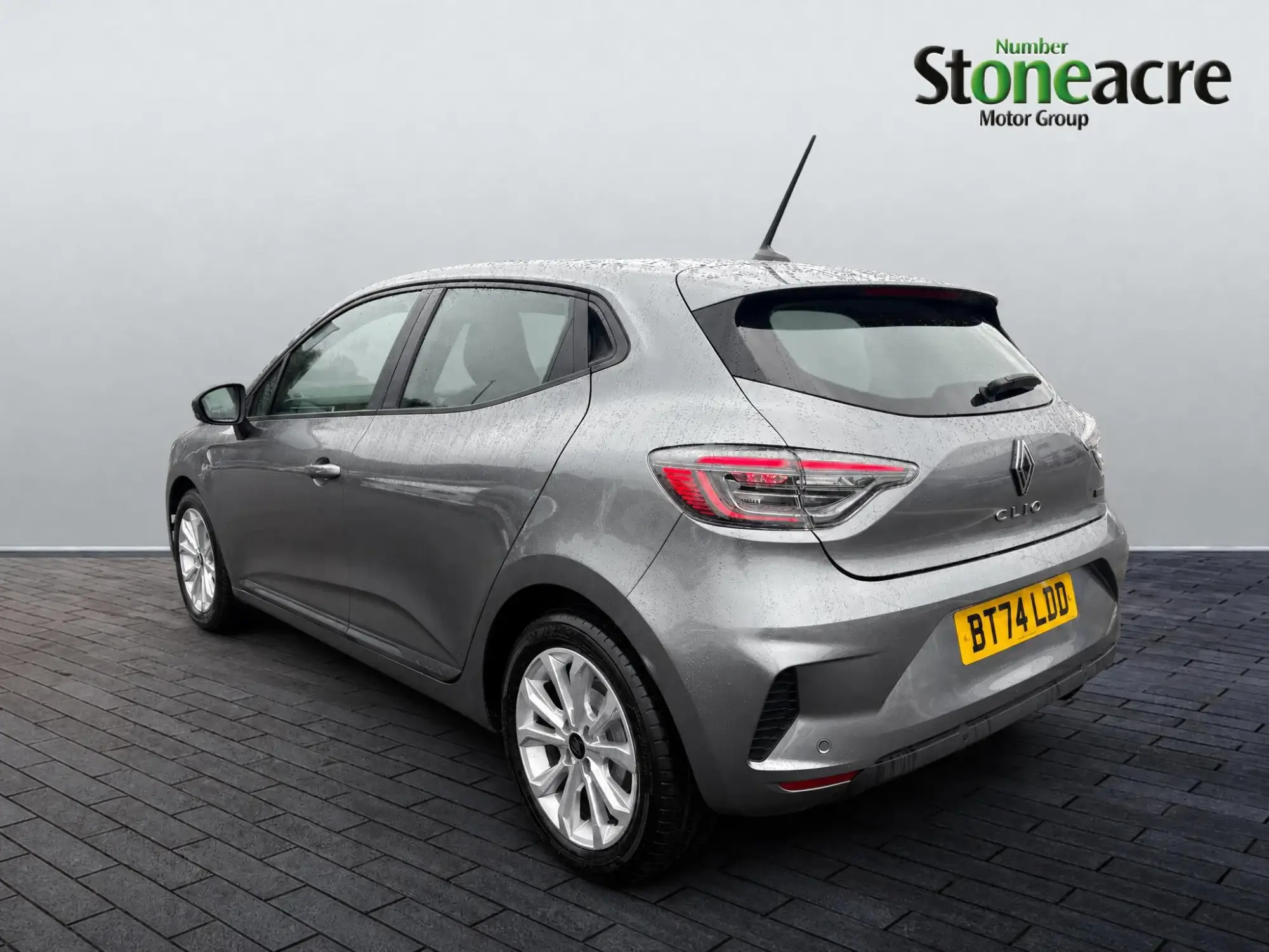 Renault Clio E-Tech Image 5 Renault Clio E-Tech Image 5