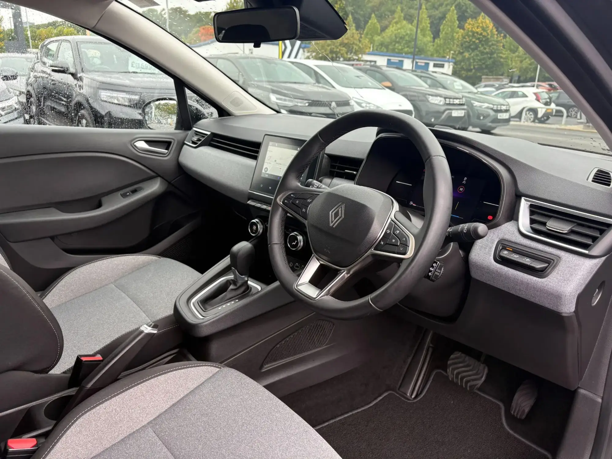 Renault Clio E-Tech Image 9 Renault Clio E-Tech Image 9