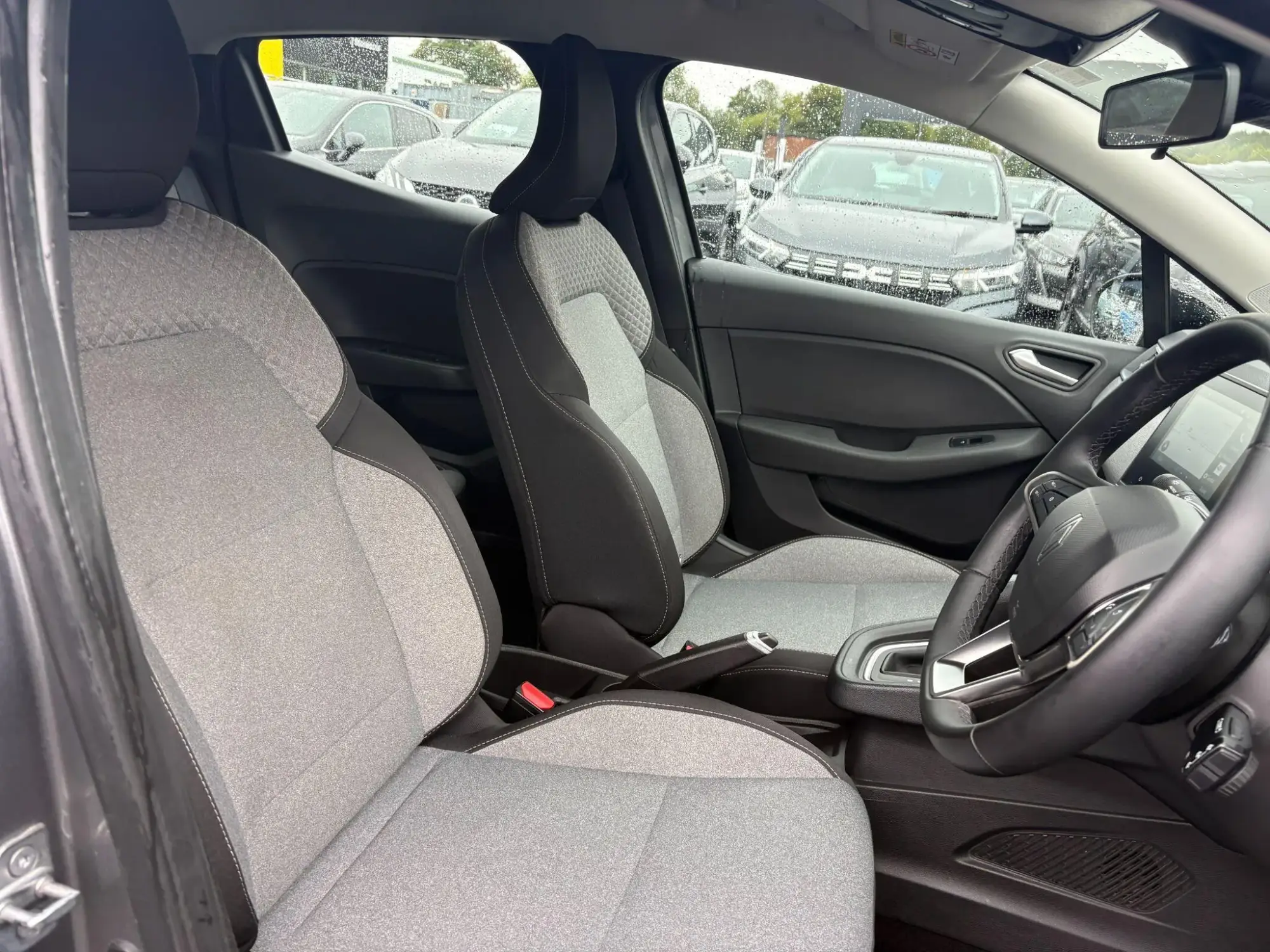 Renault Clio E-Tech Image 10 Renault Clio E-Tech Image 10