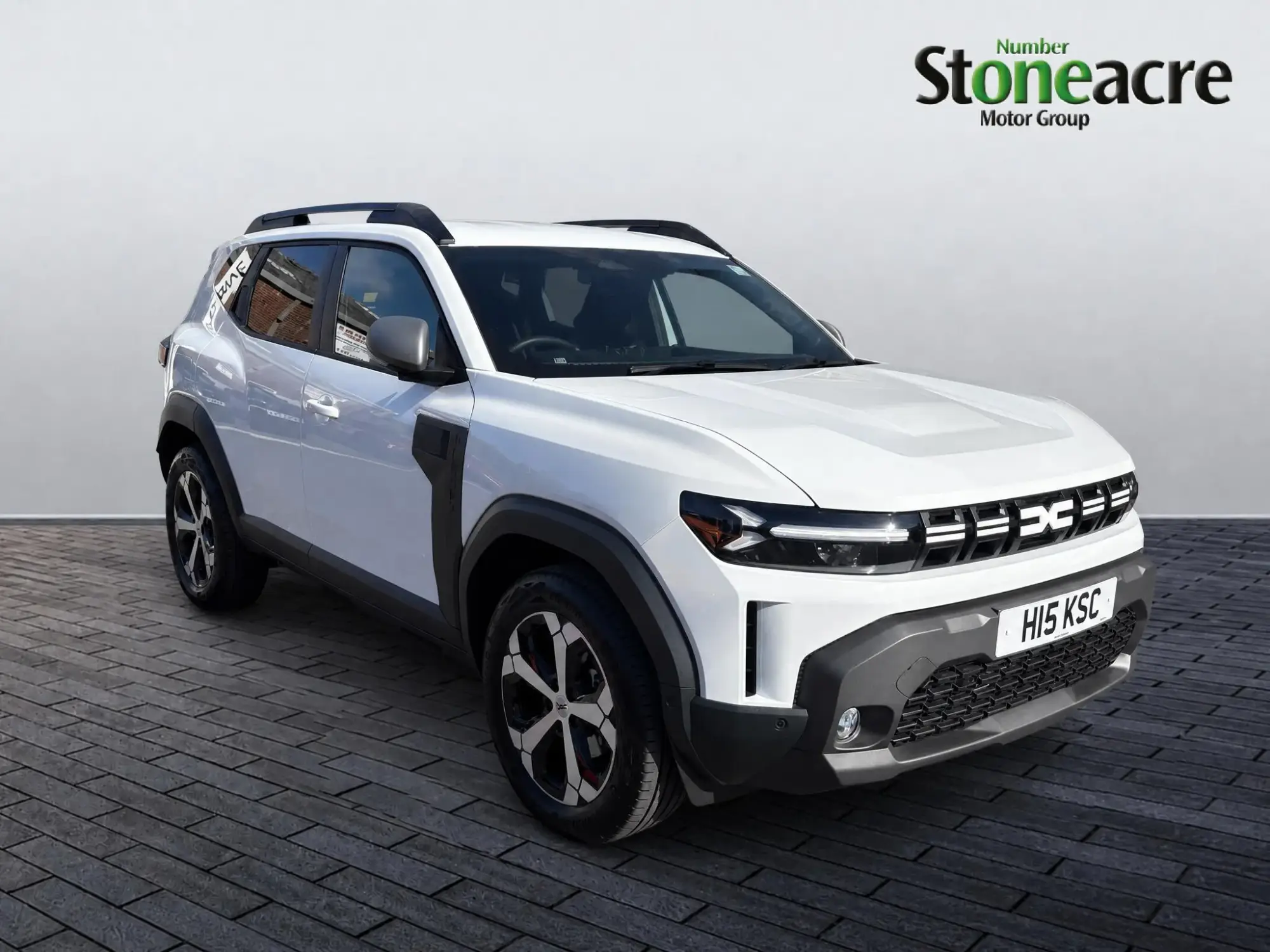 Dacia Duster 1.8 Hybrid Journey Auto Euro 6 (s/s) 5dr H15KSC Image 1 Dacia Duster 1.8 Hybrid Journey Auto Euro 6 (s/s) 5dr H15KSC Image 1