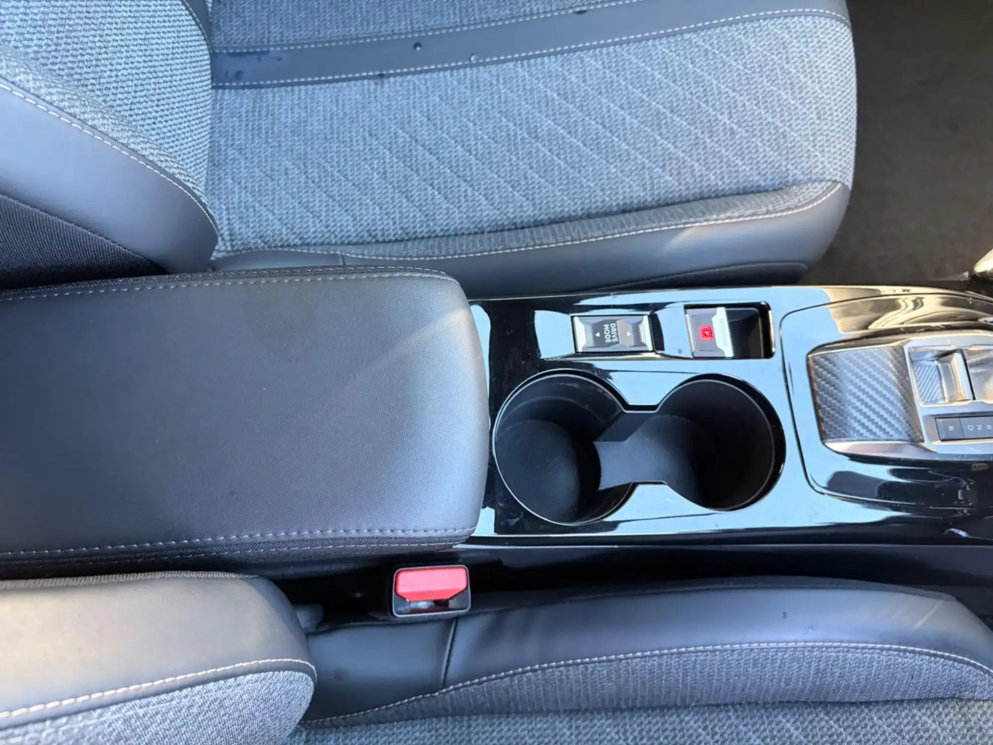 Peugeot E-2008 Image 12