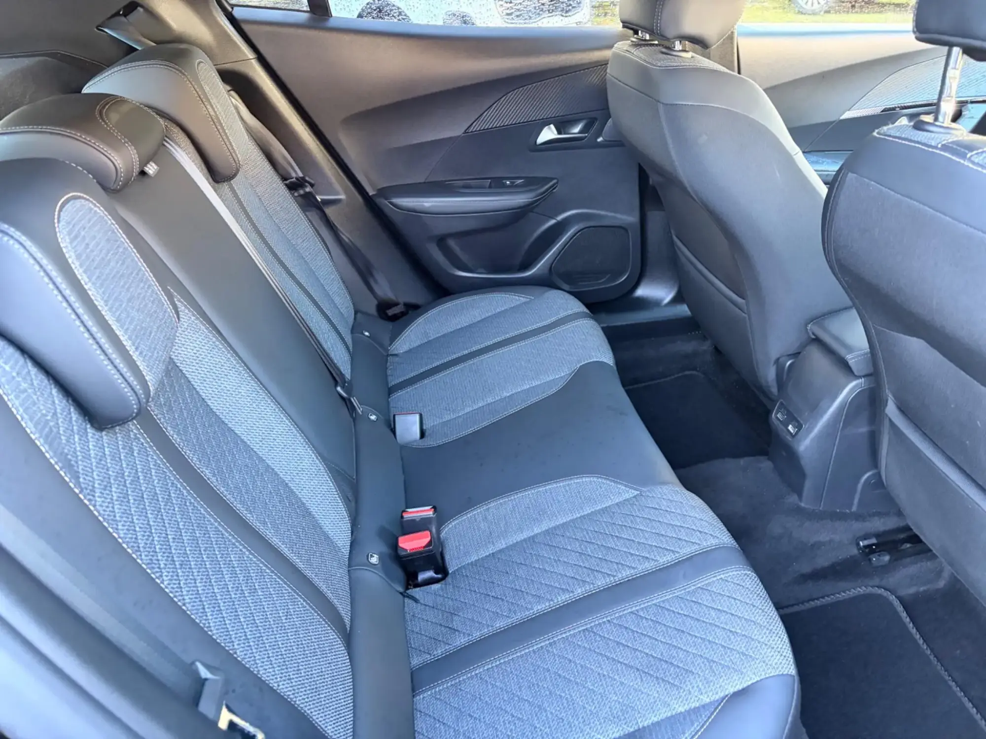 Peugeot E-2008 Image 22