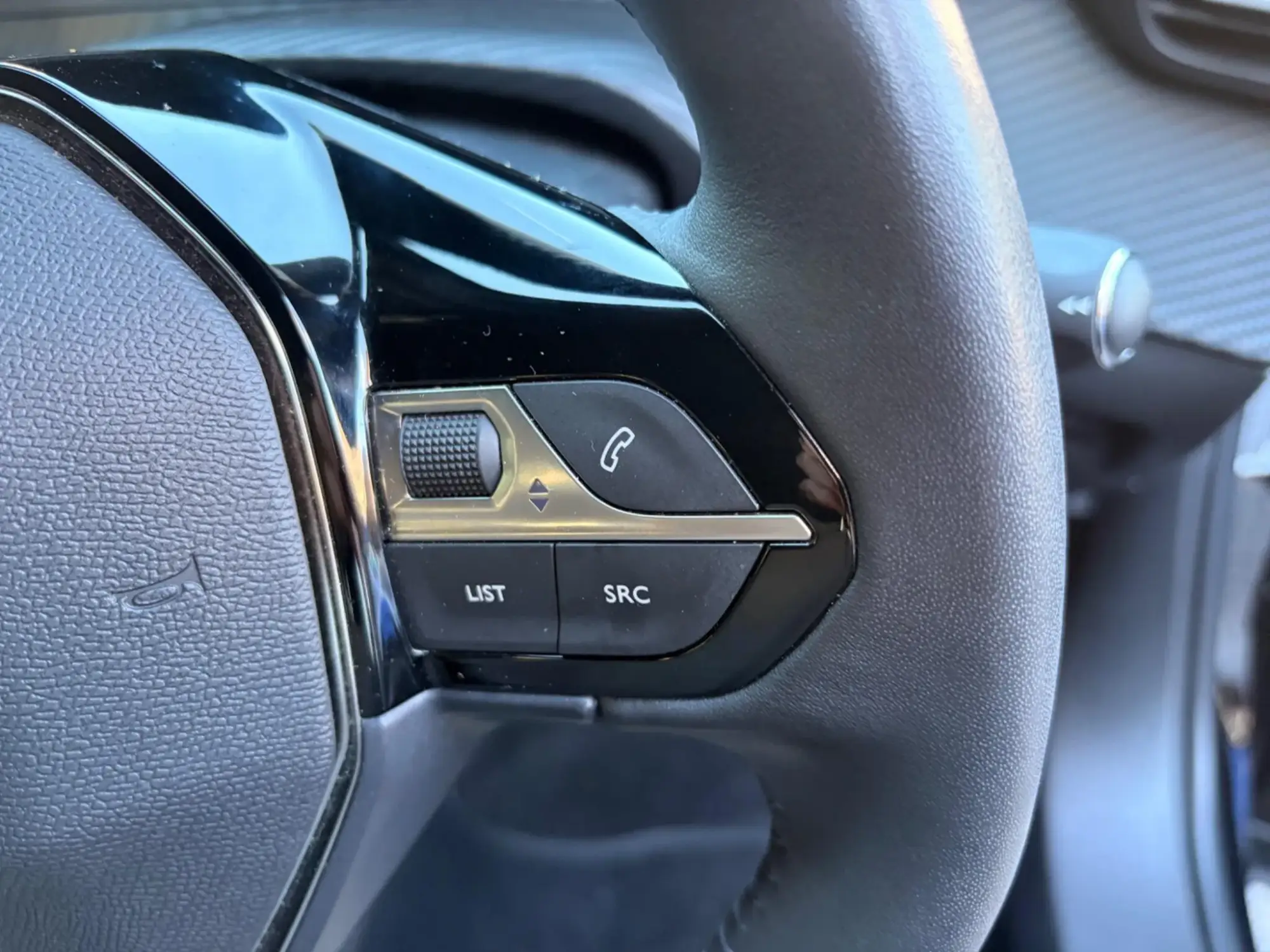 Peugeot E-2008 Image 26