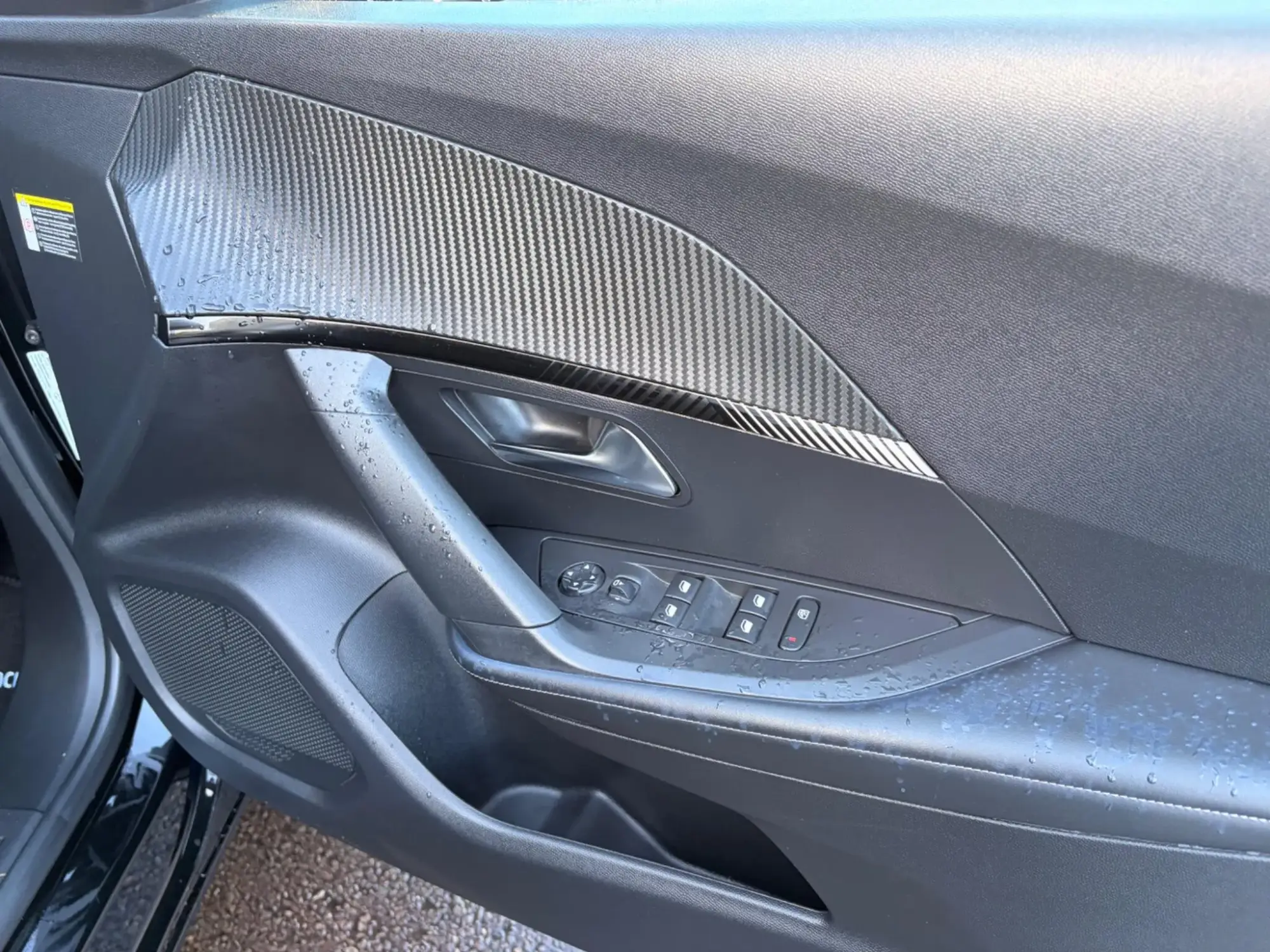 Peugeot E-2008 Image 29