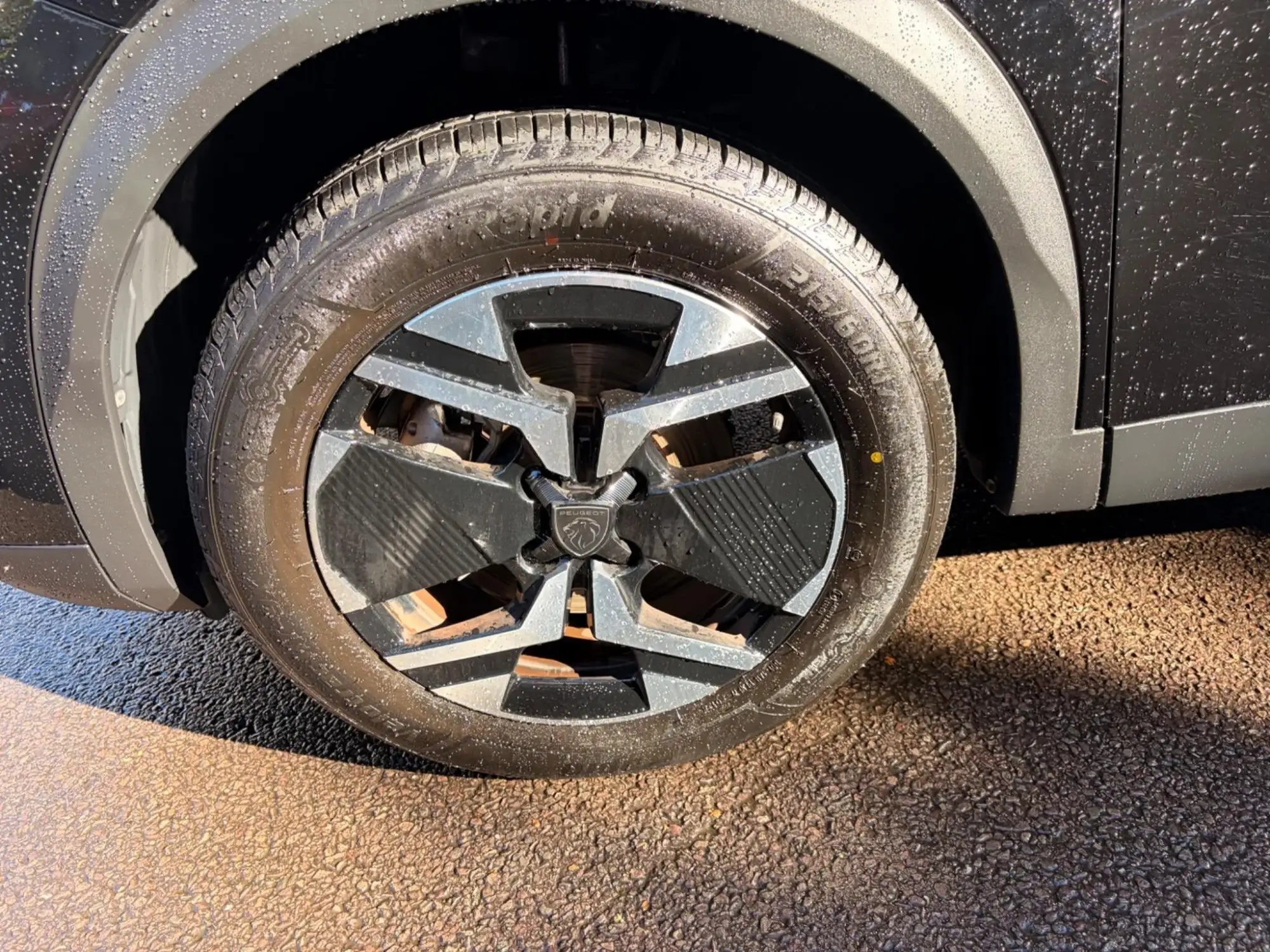 Peugeot E-2008 Image 33