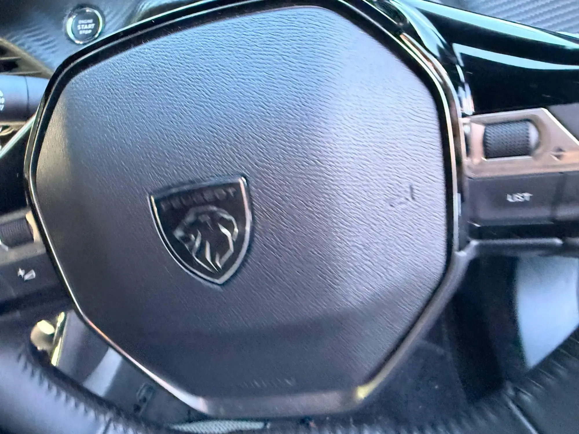 Peugeot E-2008 Image 48