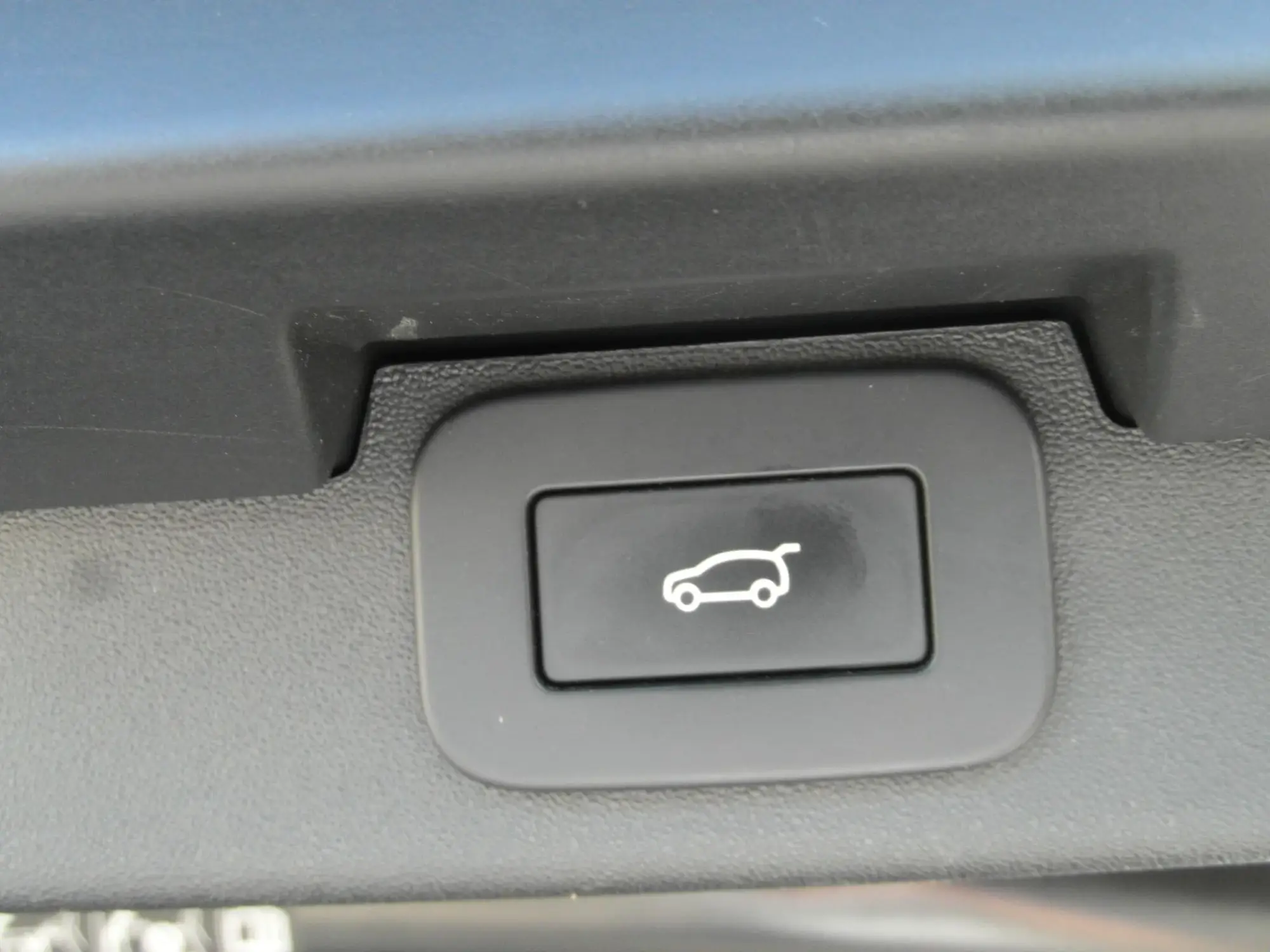 Land Rover Discovery Image 14