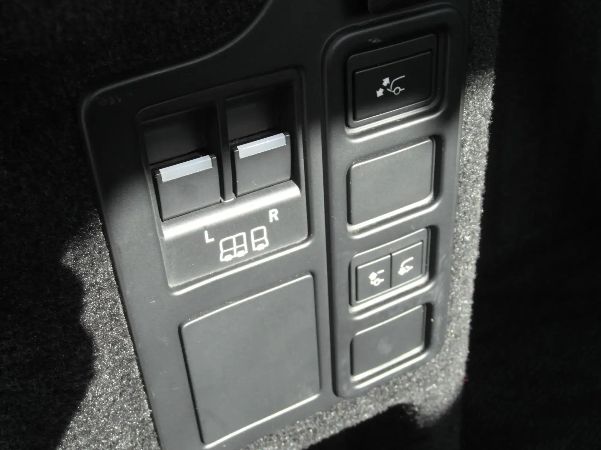 Land Rover Discovery Image 15