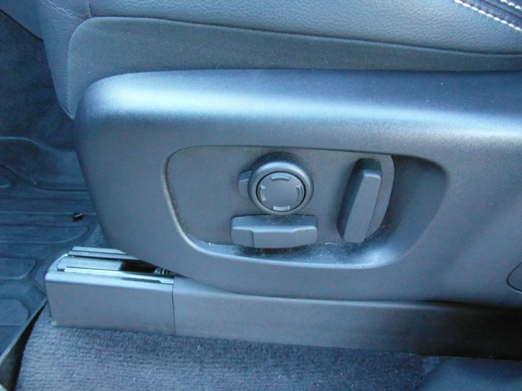 Land Rover Discovery Image 16