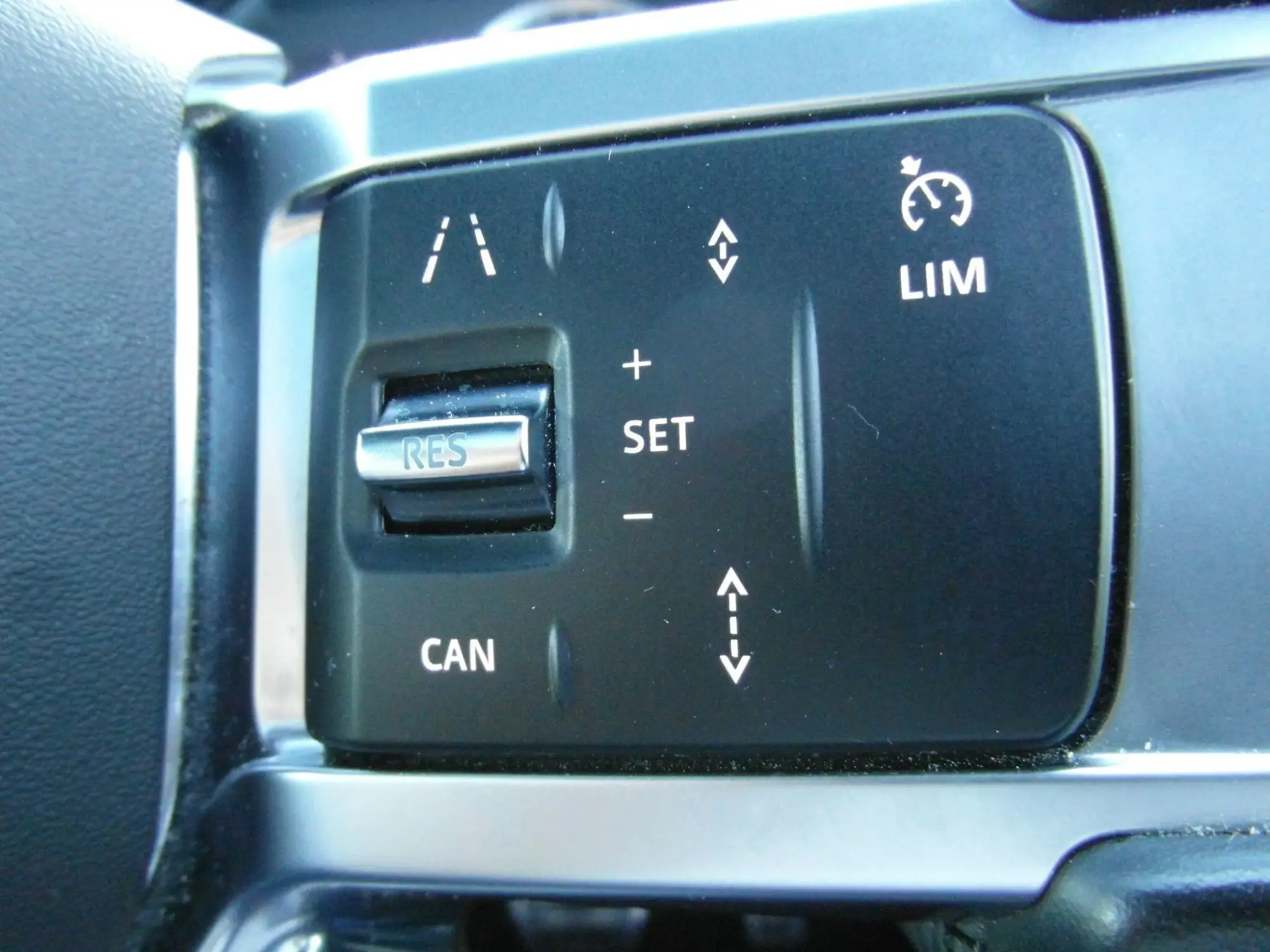 Land Rover Discovery Image 20
