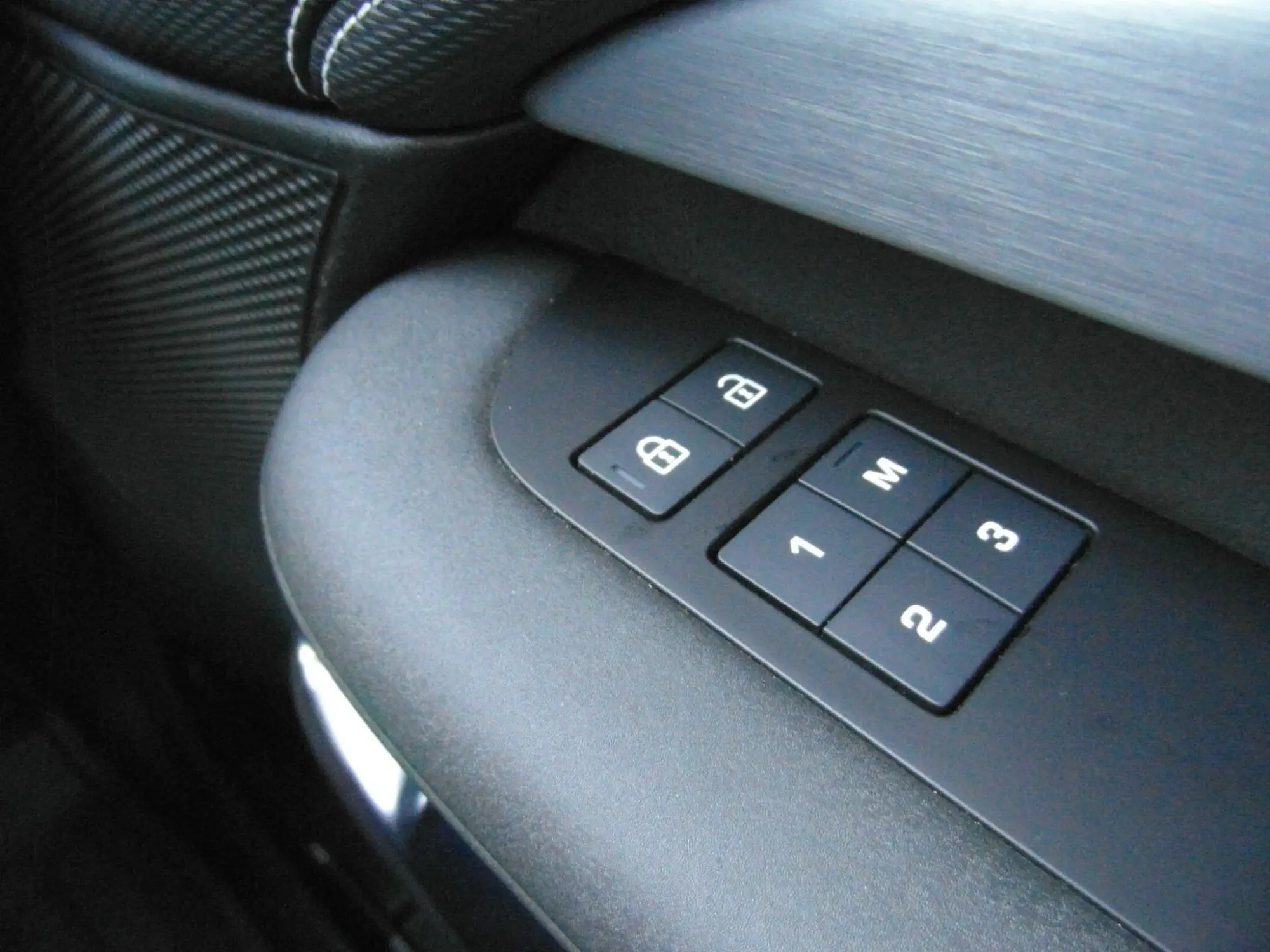 Land Rover Discovery Image 22
