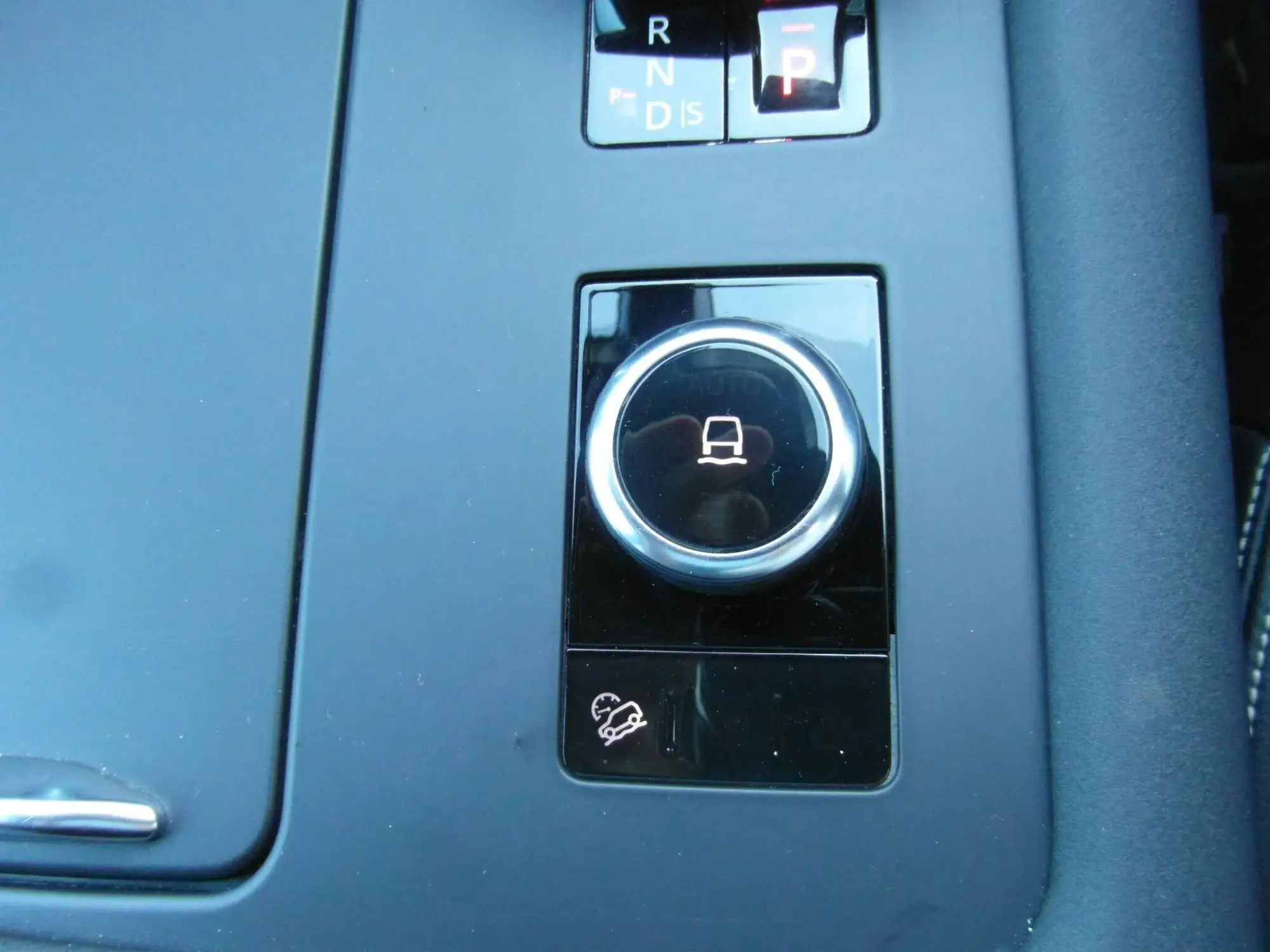 Land Rover Discovery Image 25