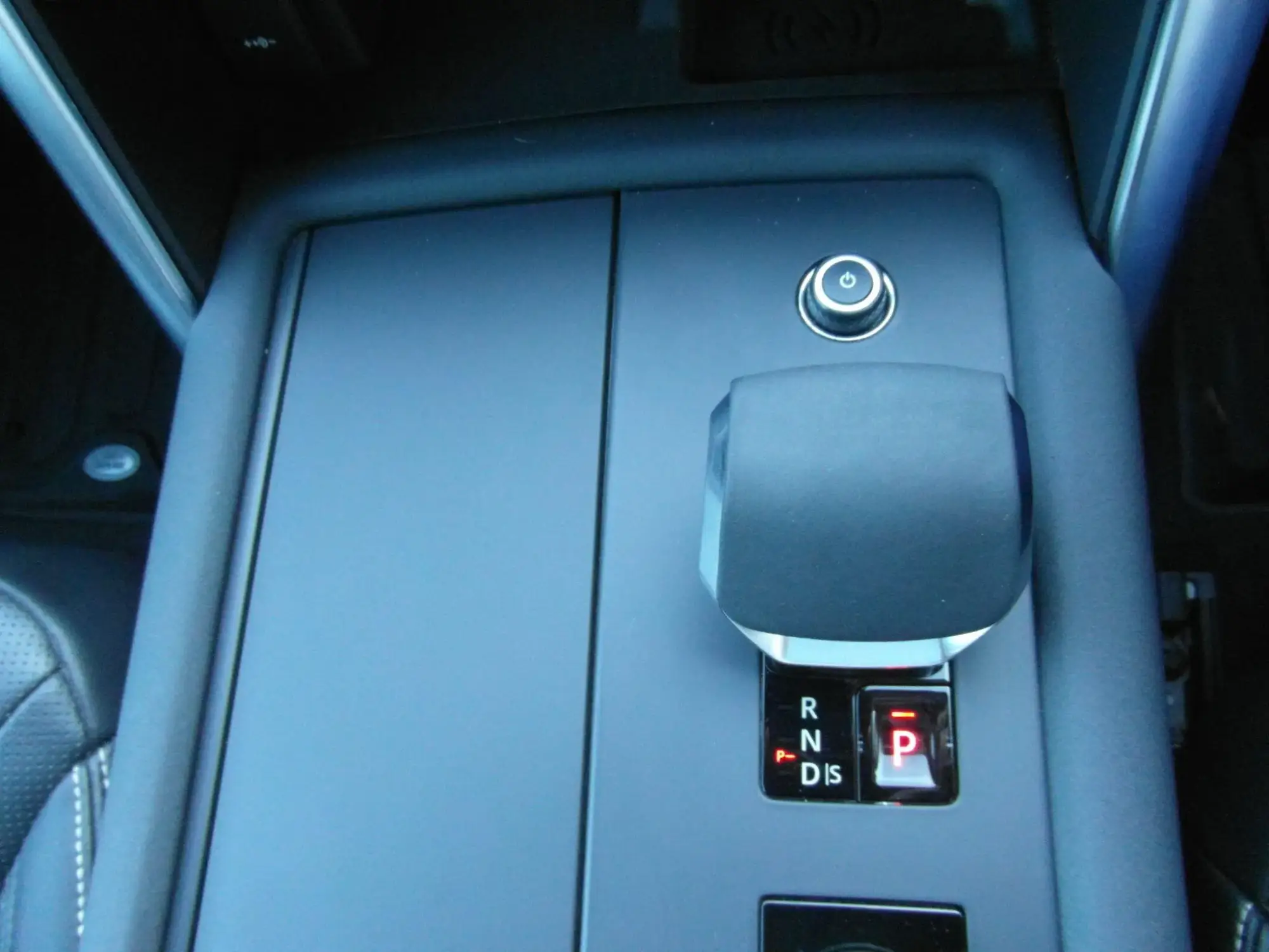 Land Rover Discovery Image 26