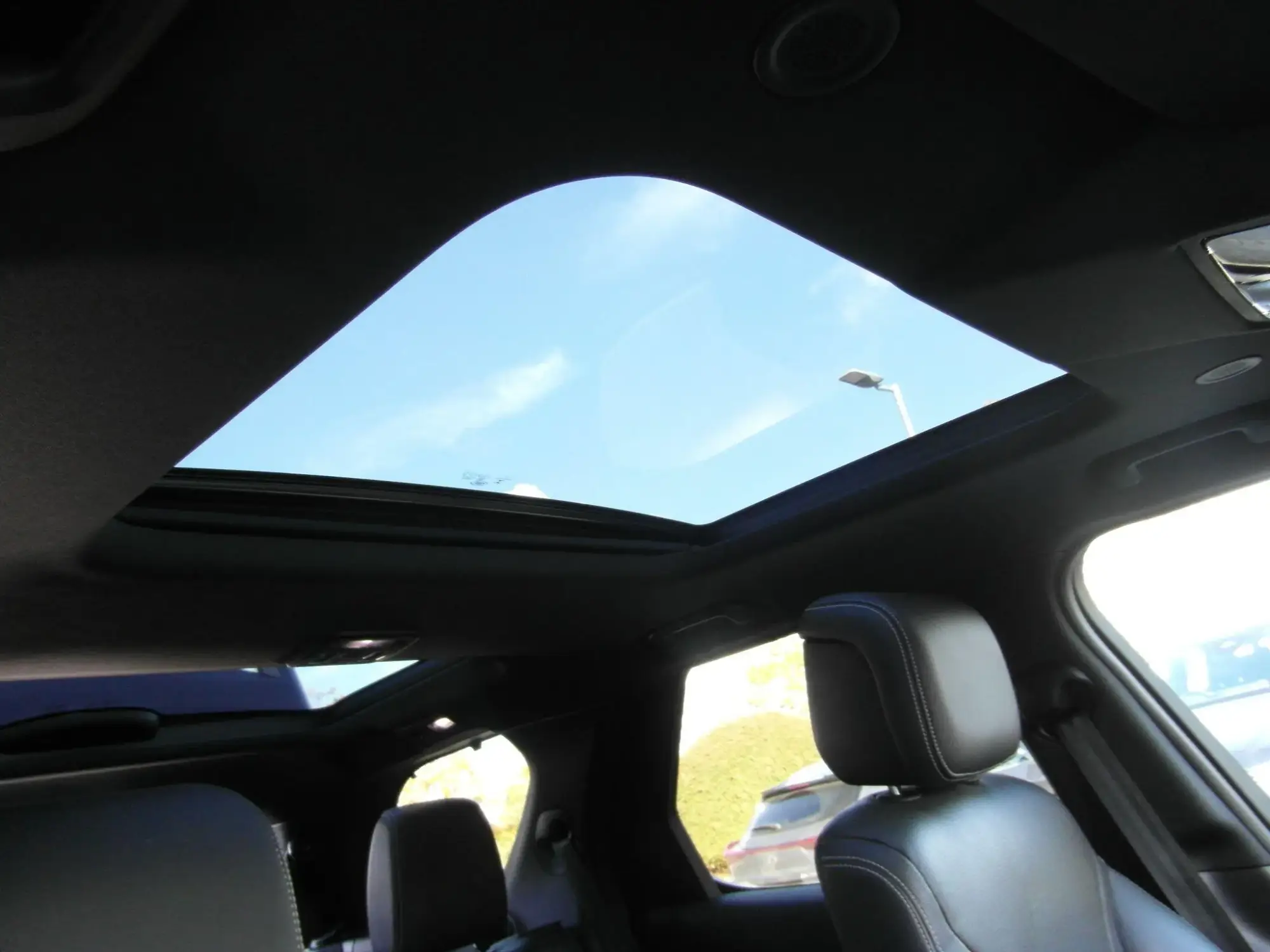 Land Rover Discovery Image 37