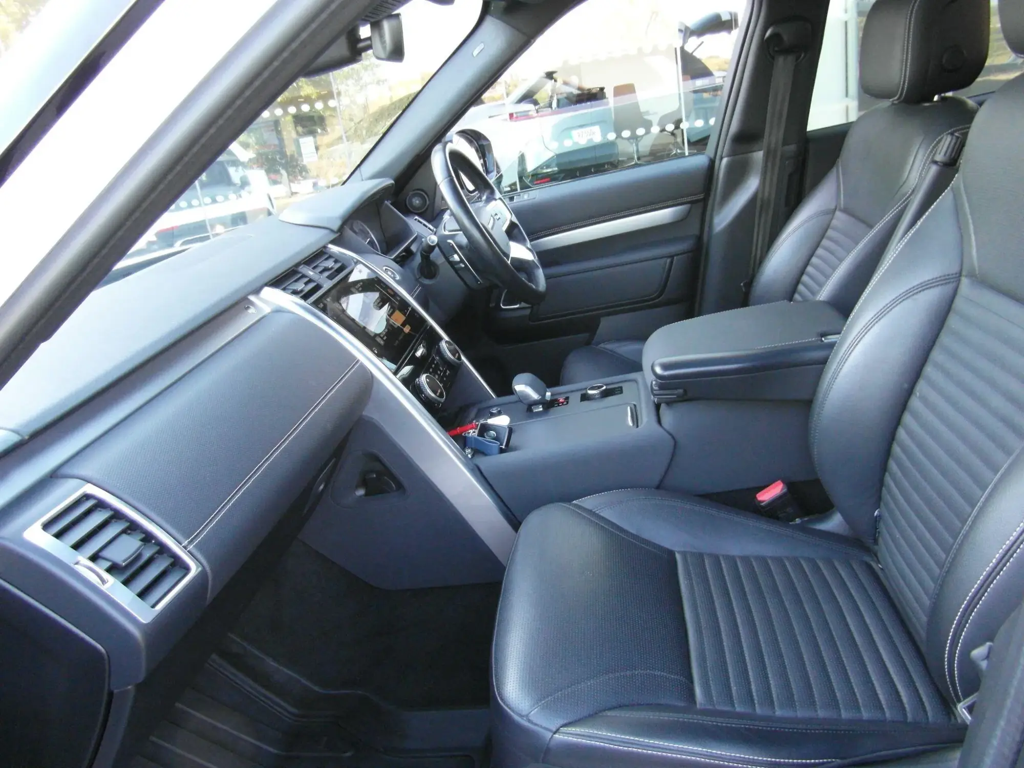Land Rover Discovery Image 38
