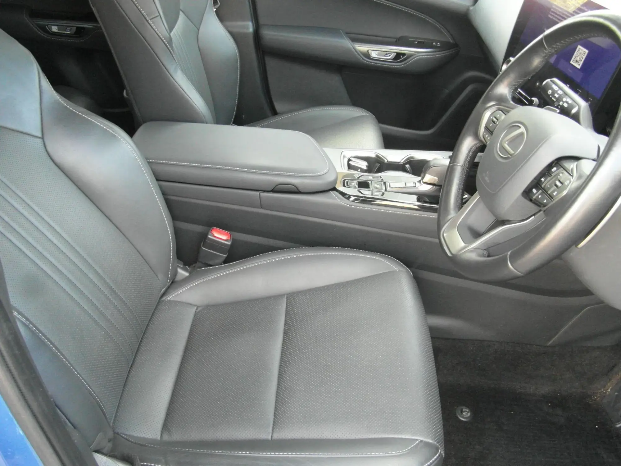 Lexus NX Self-Charging Hybrid Image 15