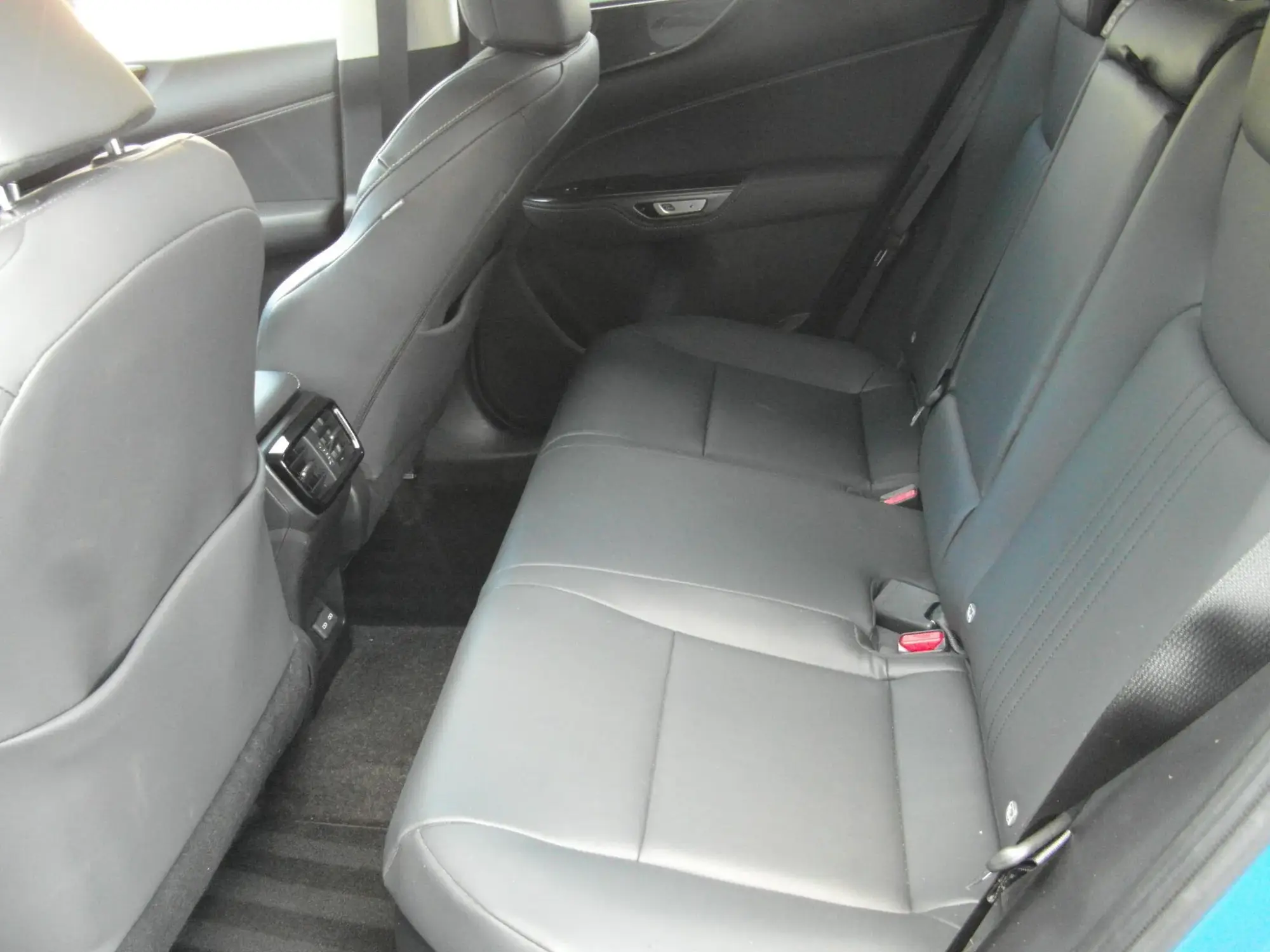 Lexus NX Self-Charging Hybrid Image 17