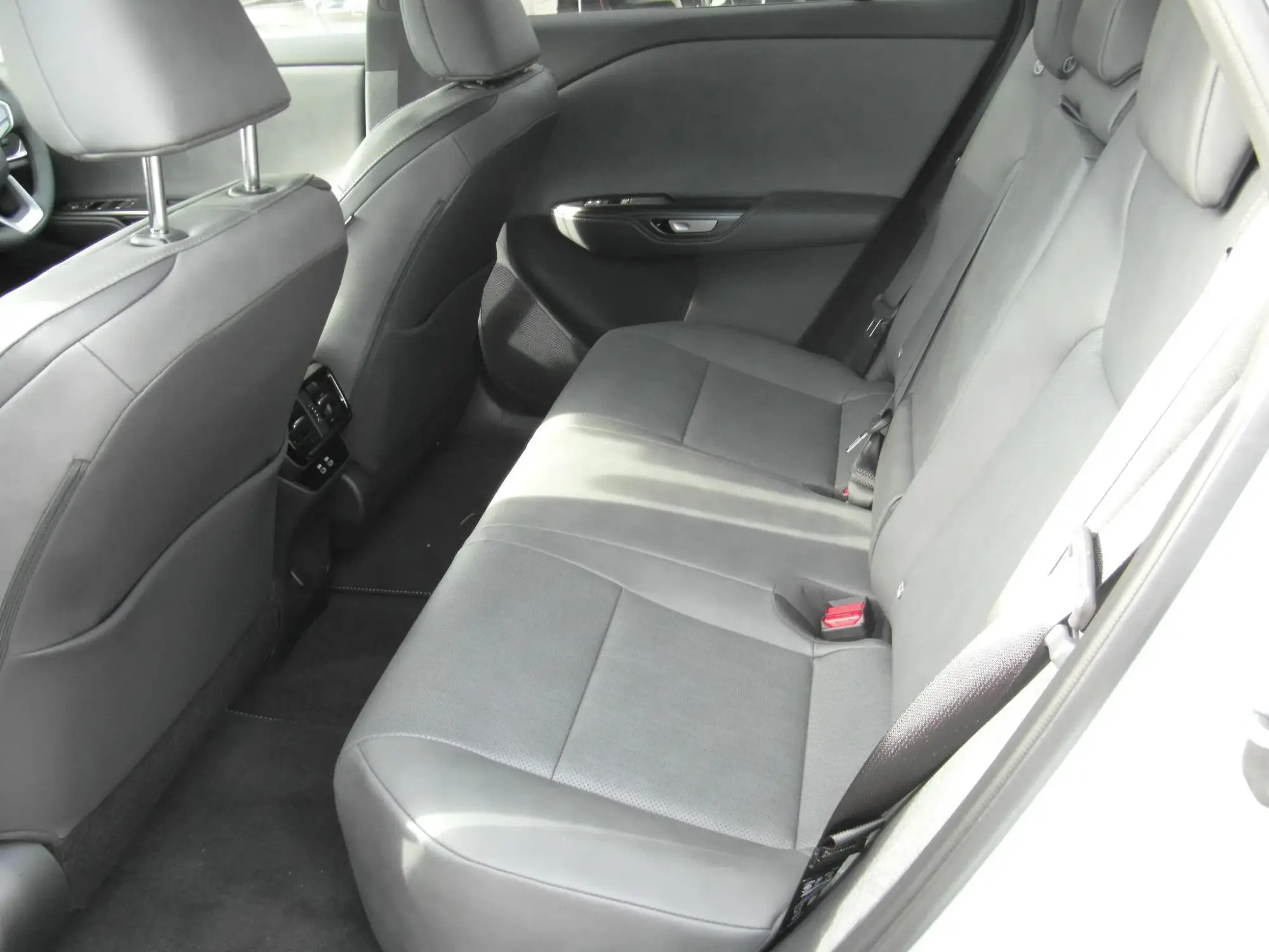 Lexus RZ Image 15