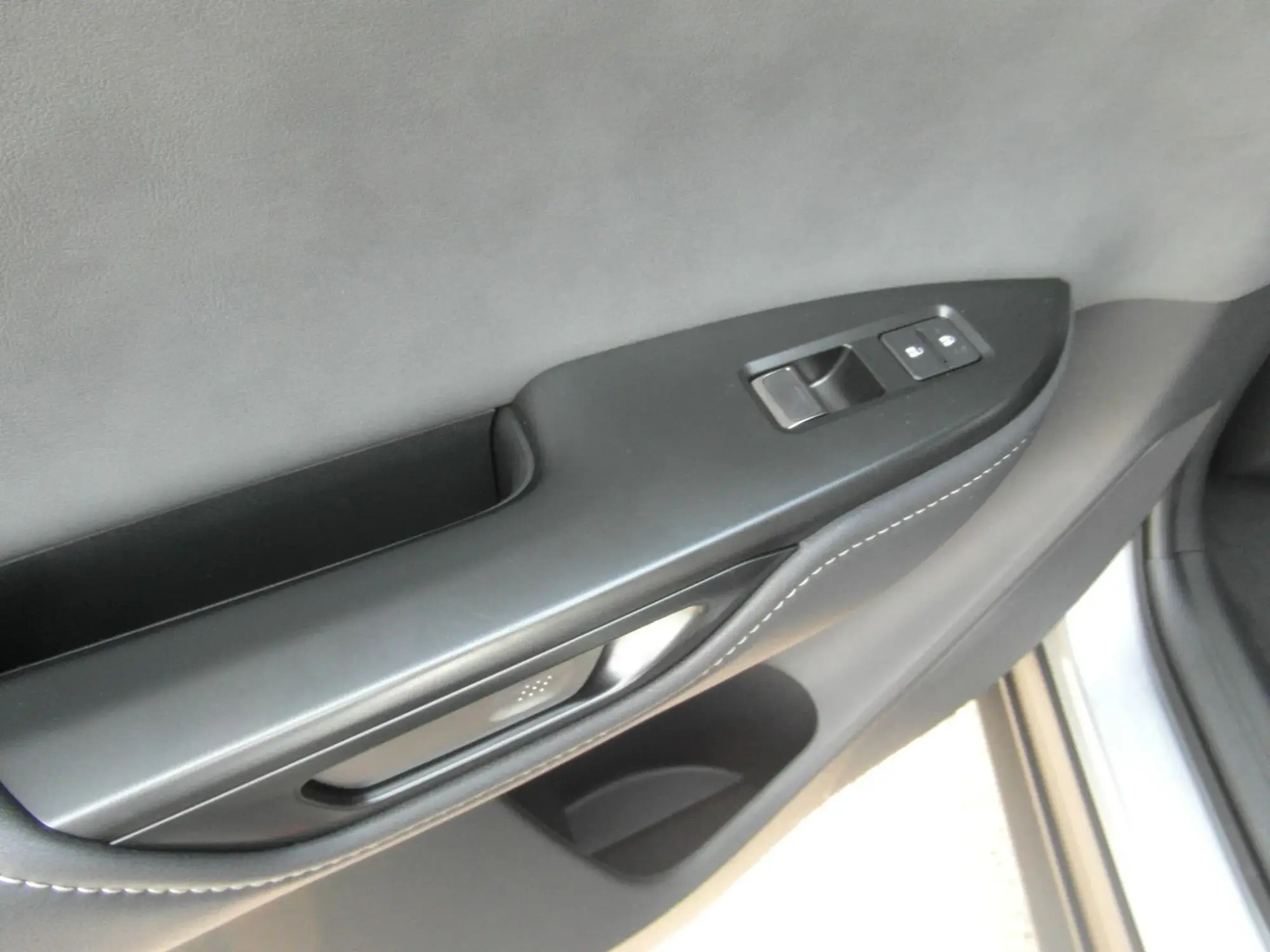 Lexus RZ Image 25