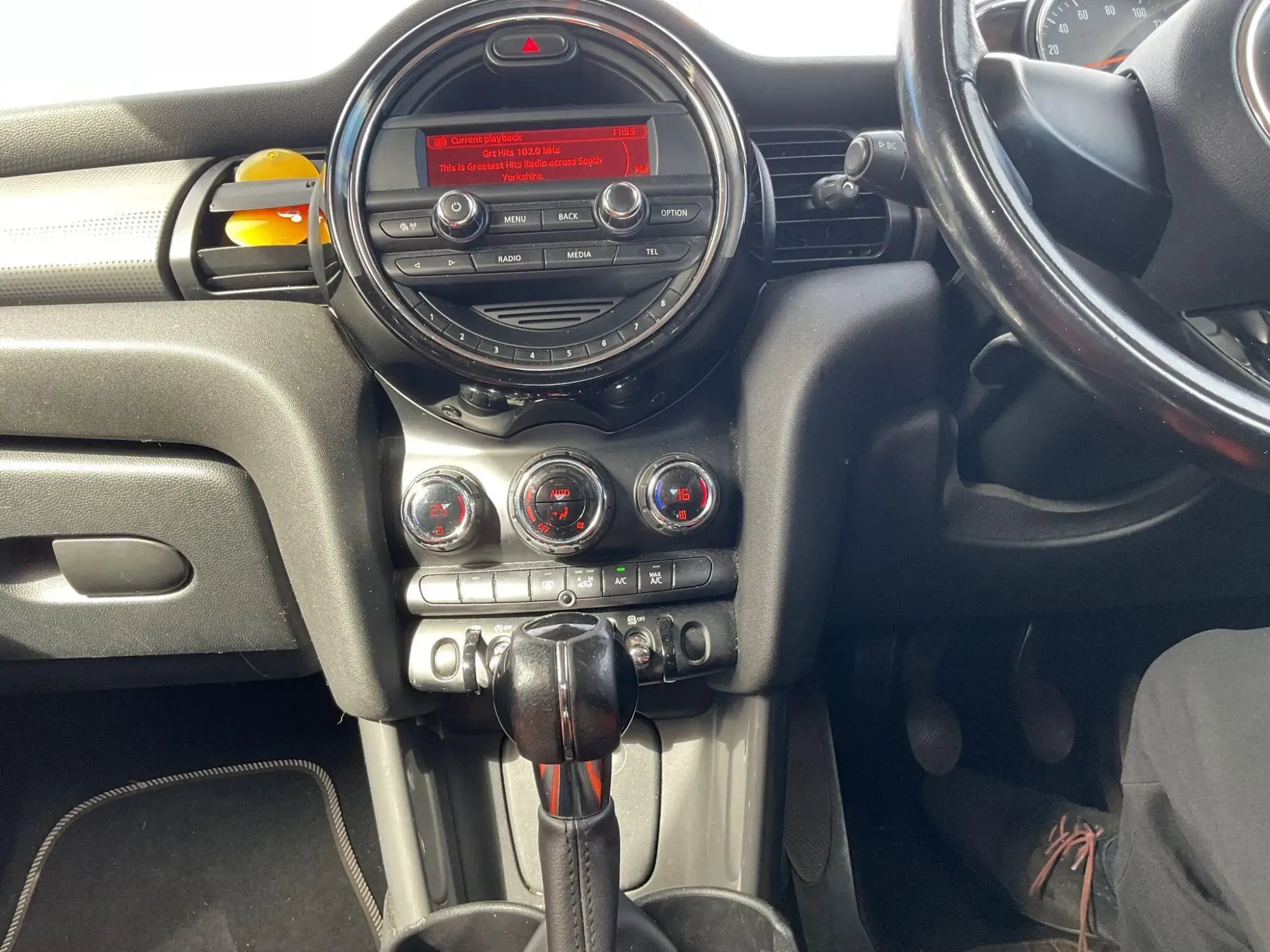 MINI Hatch Image 11