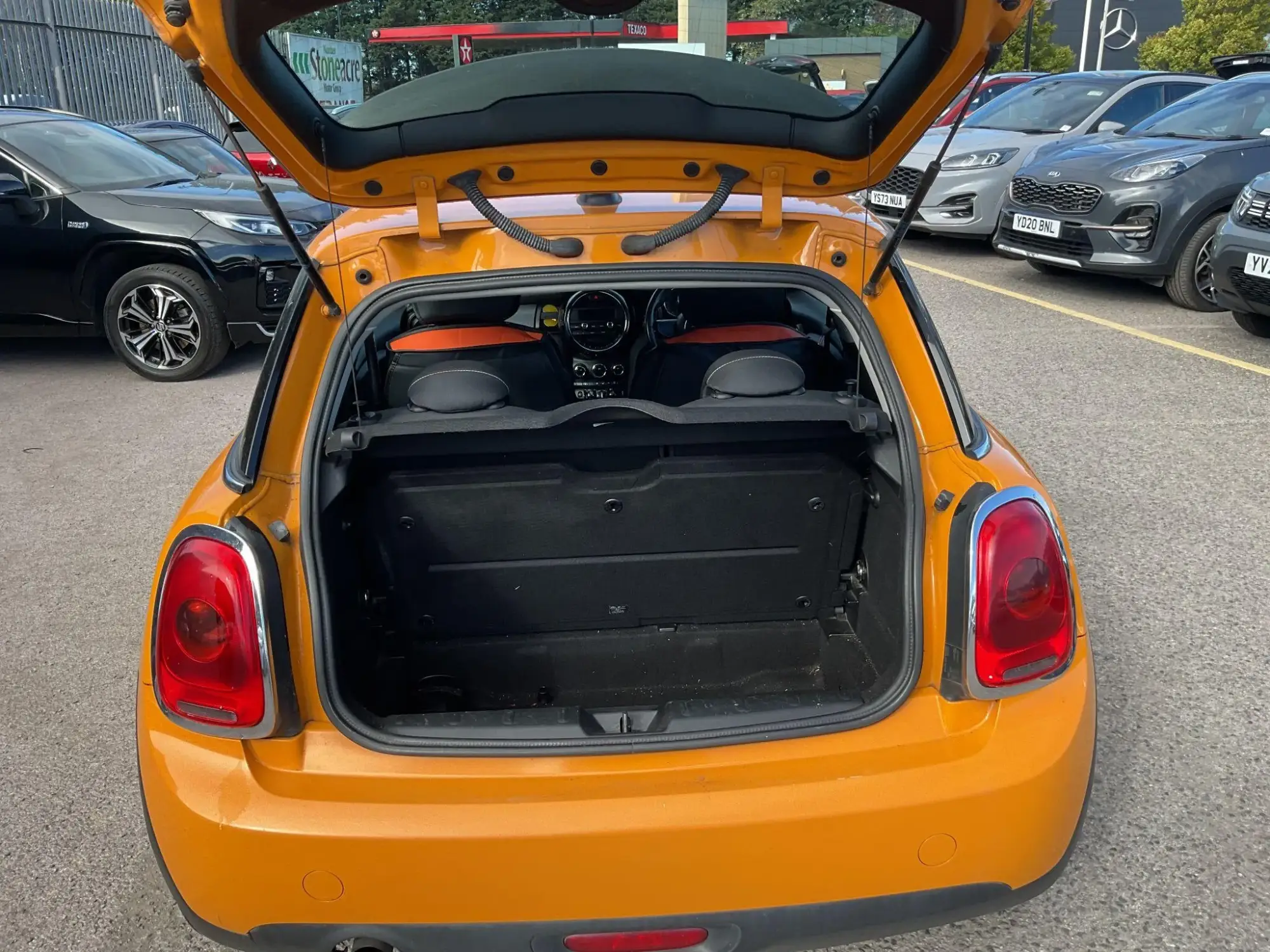 MINI Hatch Image 16