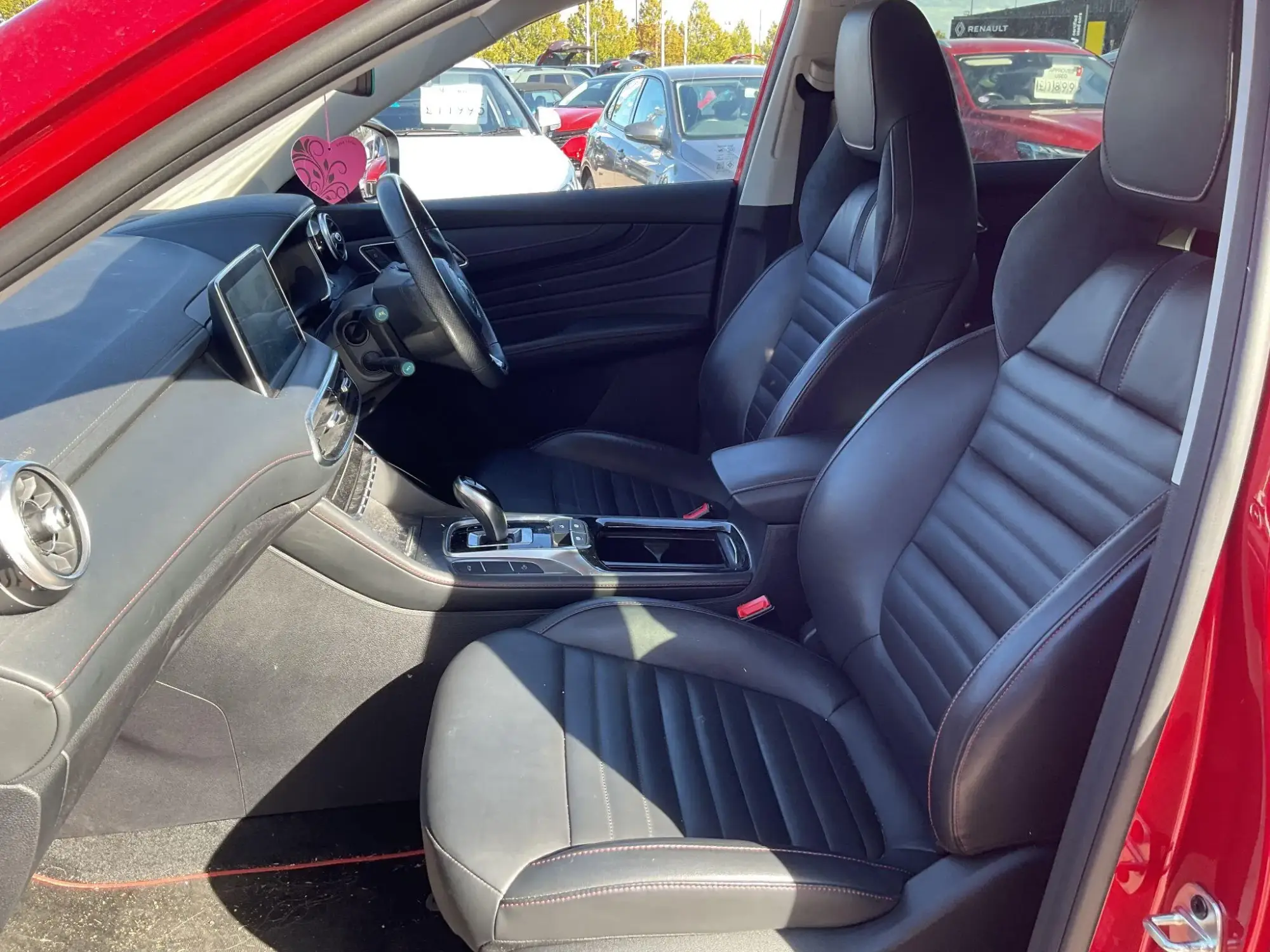 MG HS Plug-in Hybrid Image 27 MG HS Plug-in Hybrid Image 27