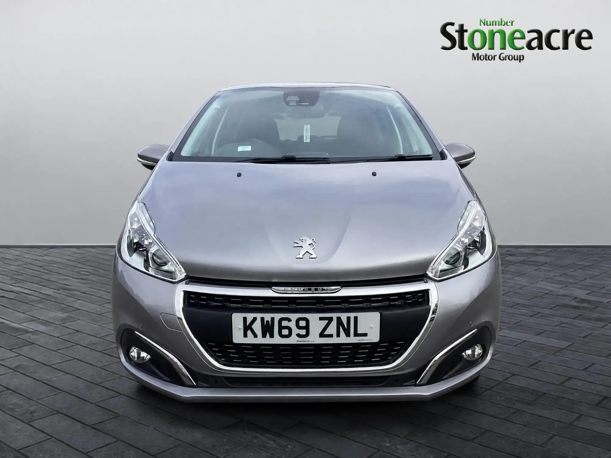 Peugeot 208 Image 8 Peugeot 208 Image 8