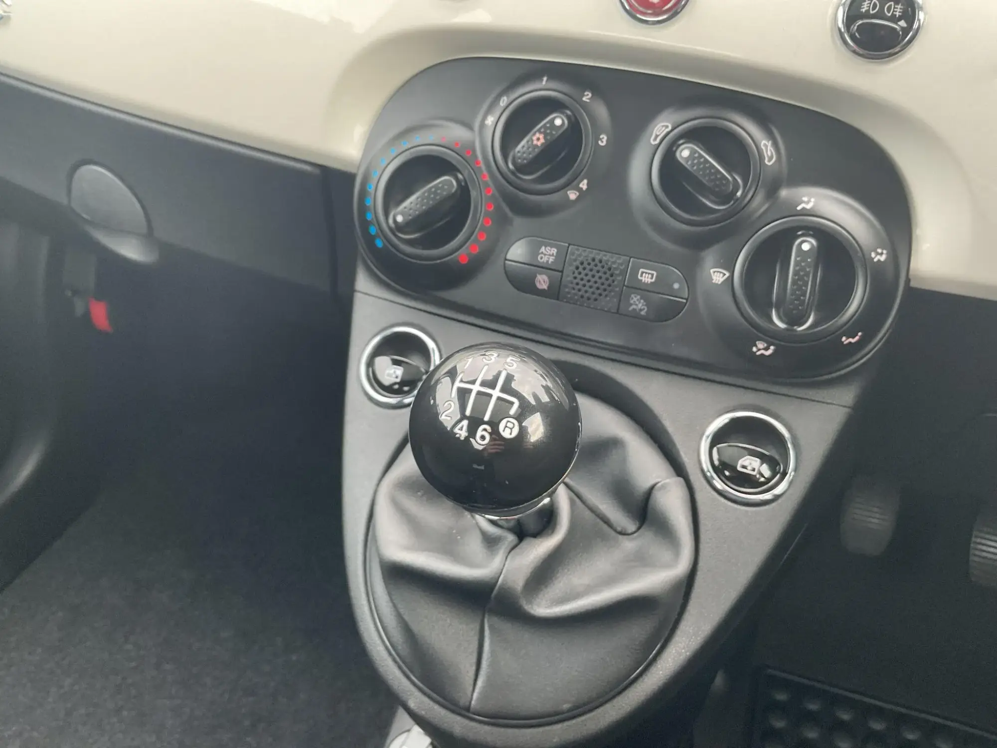 Fiat 500 Hybrid Image 22 Fiat 500 Hybrid Image 22