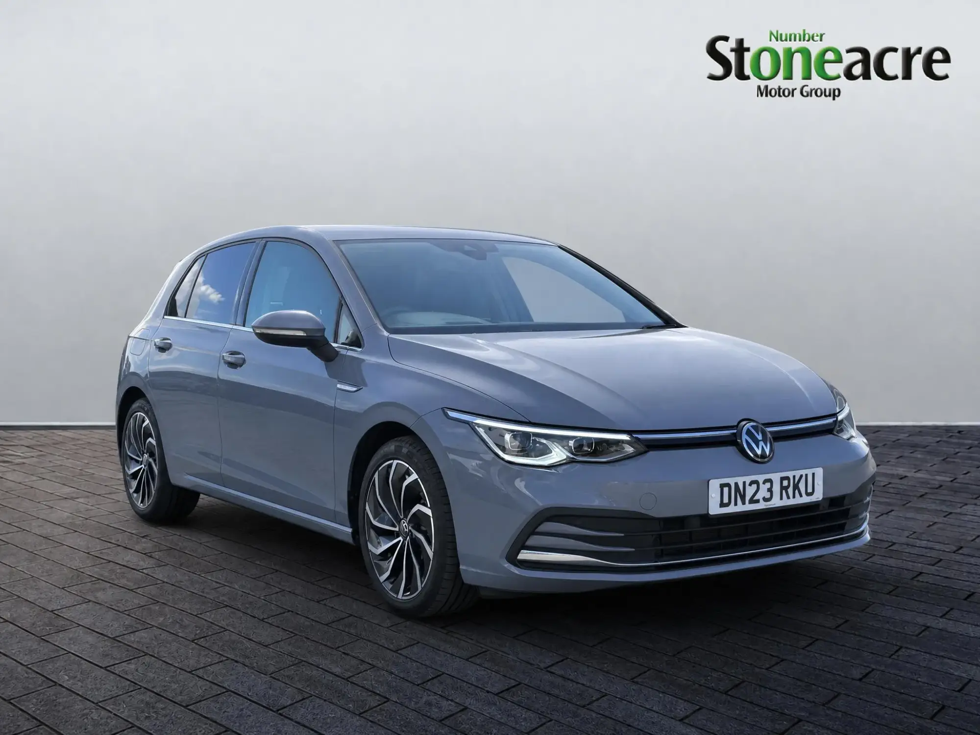 Volkswagen Golf 1.5 TSI Style Edition Euro 6 (s/s) 5dr DN23RKU Image 1