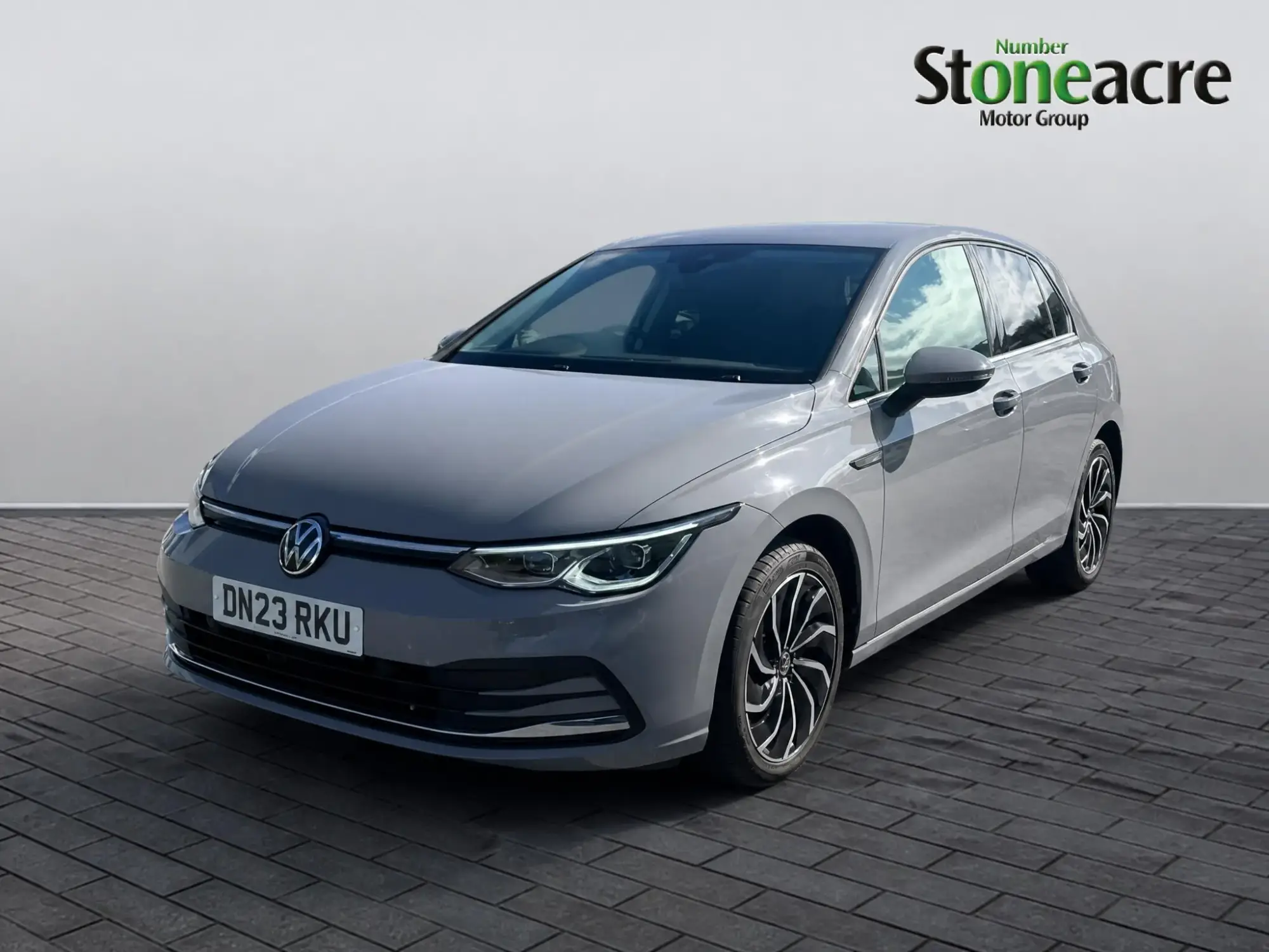 Volkswagen Golf 1.5 TSI Style Edition Euro 6 (s/s) 5dr DN23RKU Image 3