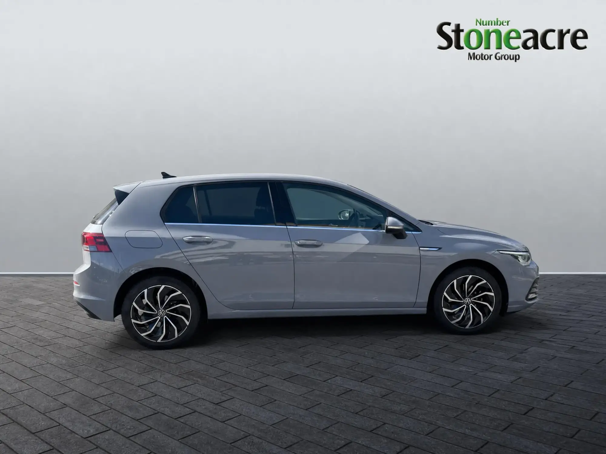 Volkswagen Golf Image 8