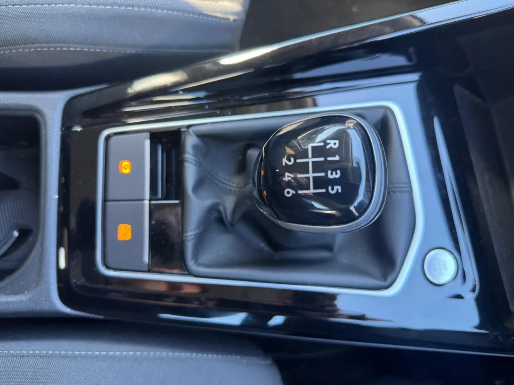 Volkswagen Golf Image 12